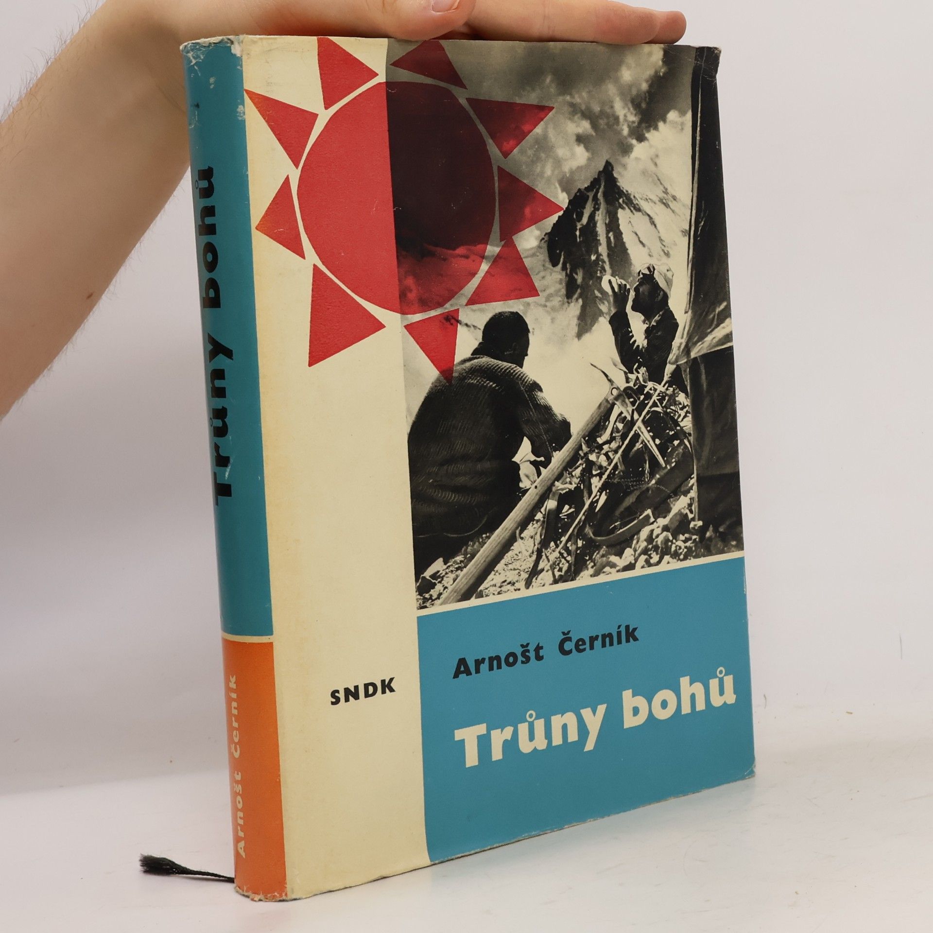 Arnošt Černík Trůny bohů