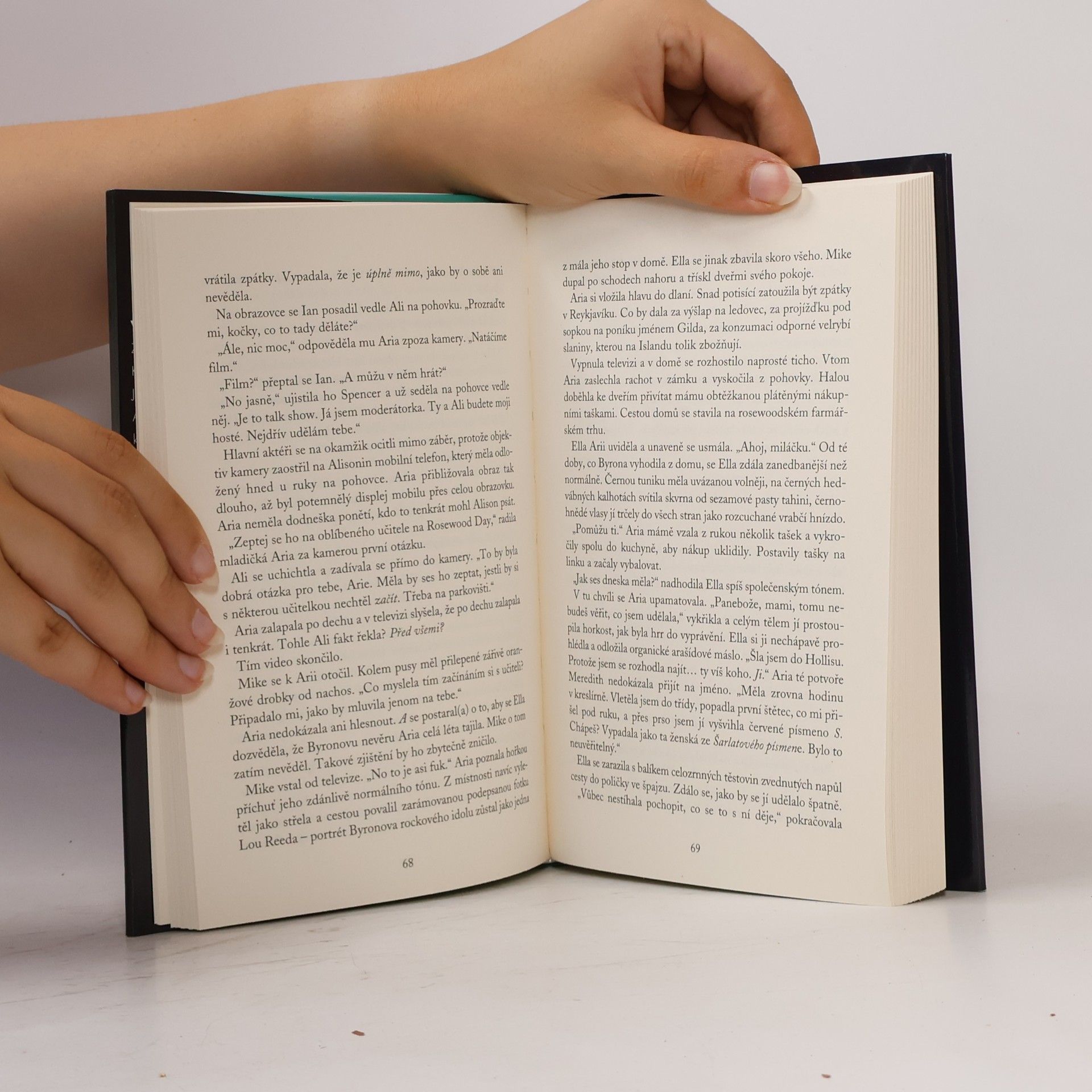 Sara Shepard Roztomilé malé lhářky: Dokonalé