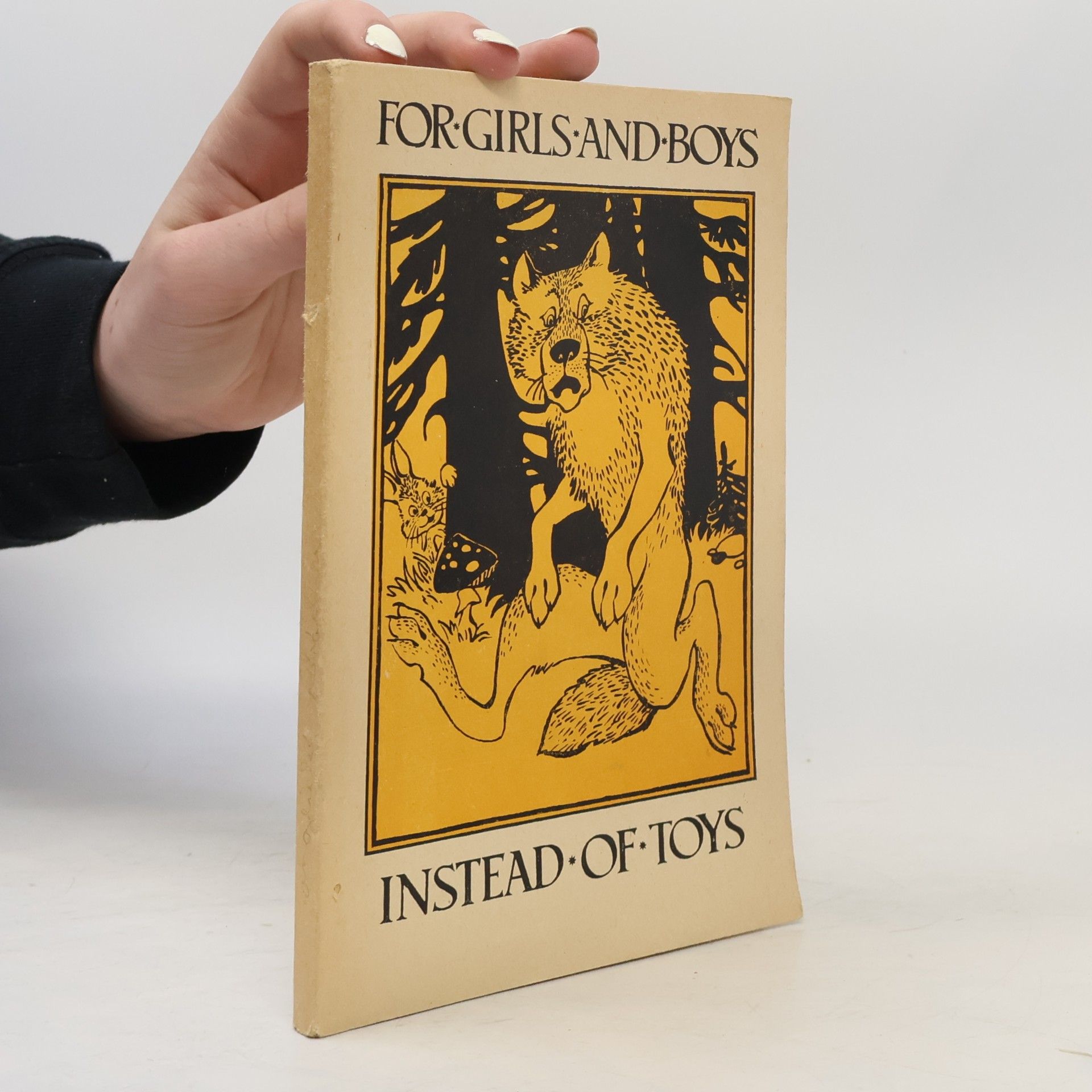 Autores varios For Girls and Boys Instead of Toys