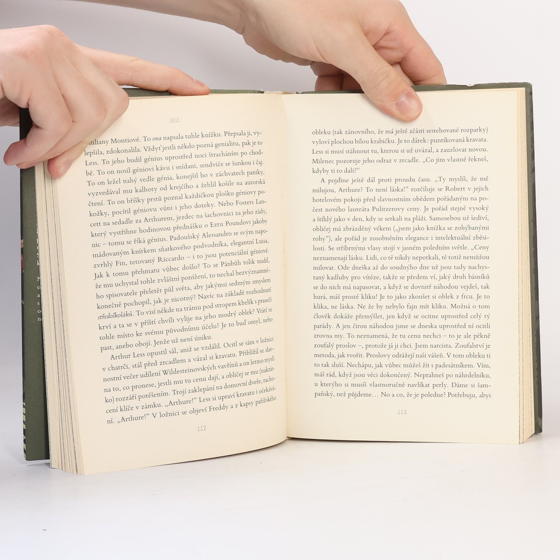 Andrew Sean Greer Less, aneb, Hledání ztraceného mládí