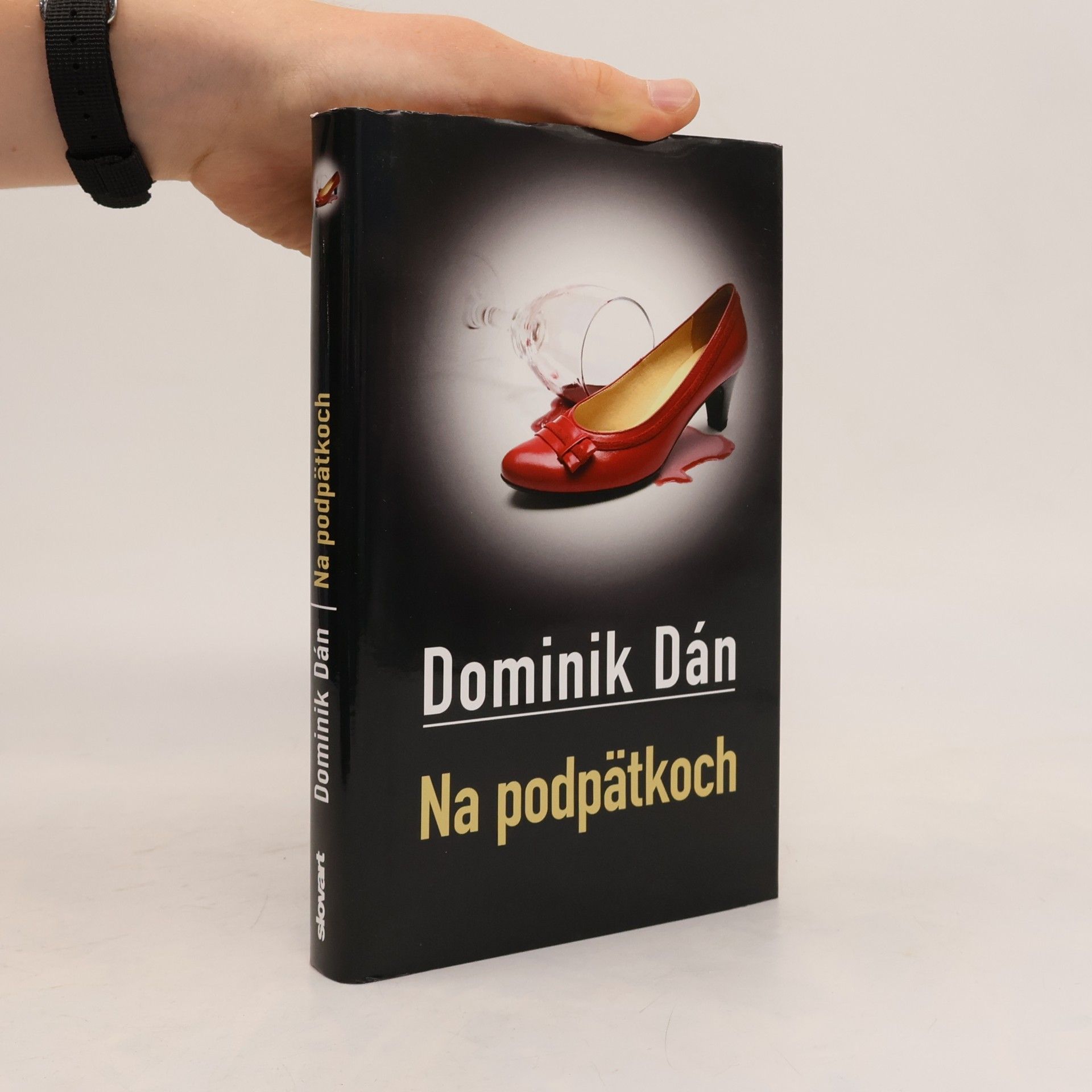 Dominik Dán Na podpätkoch