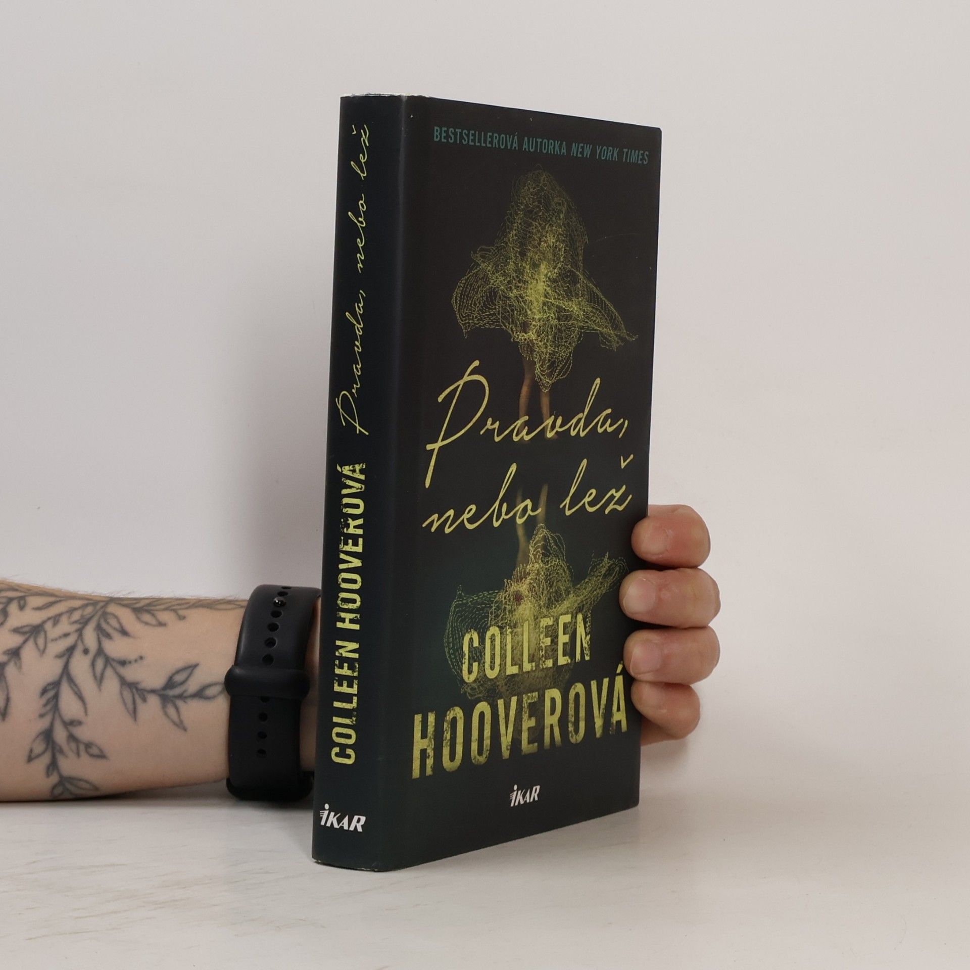 Colleen Hoover Pravda nebo lež