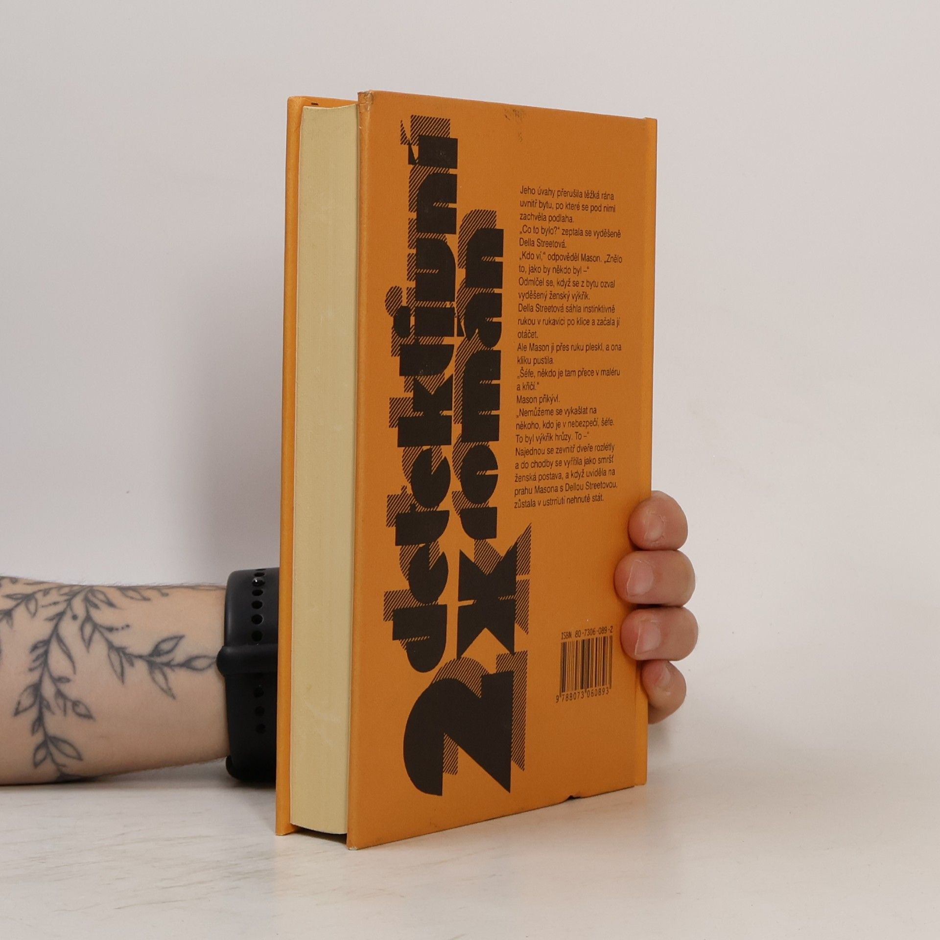 Erle Stanley Gardner Případ zelenooké sestřičky / Případ zvědavé novomanželky