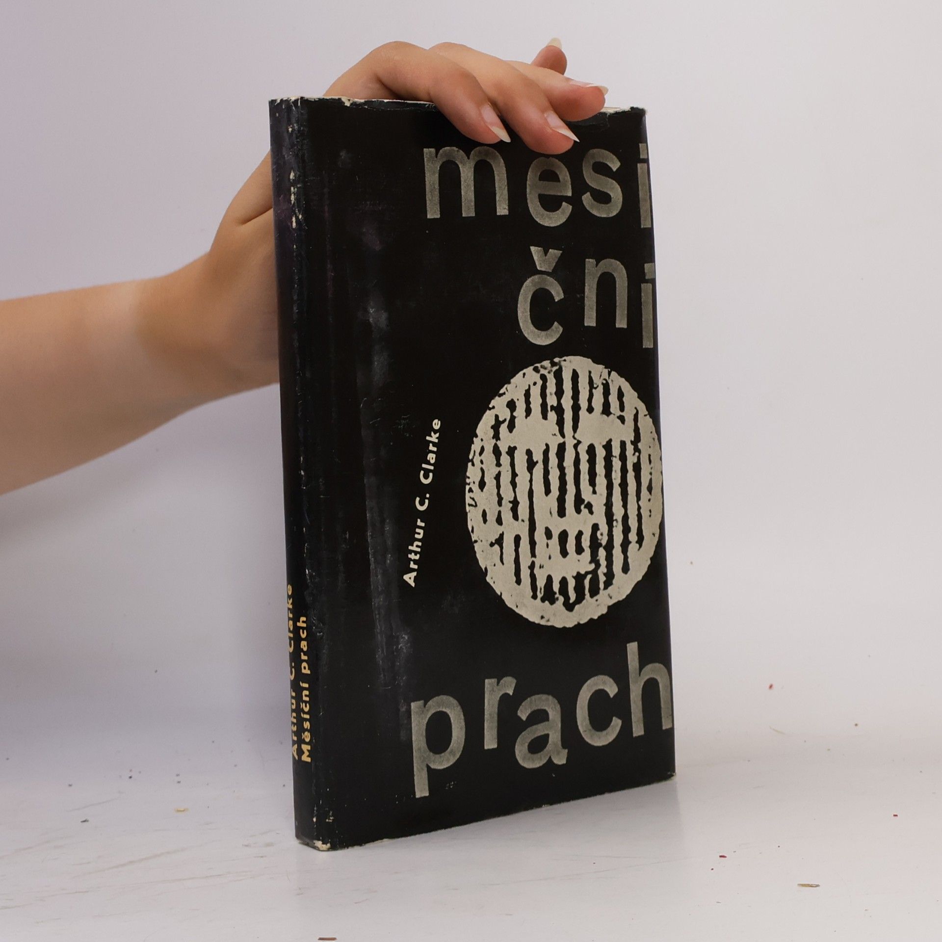 Arthur Charles Clarke Měsíční prach