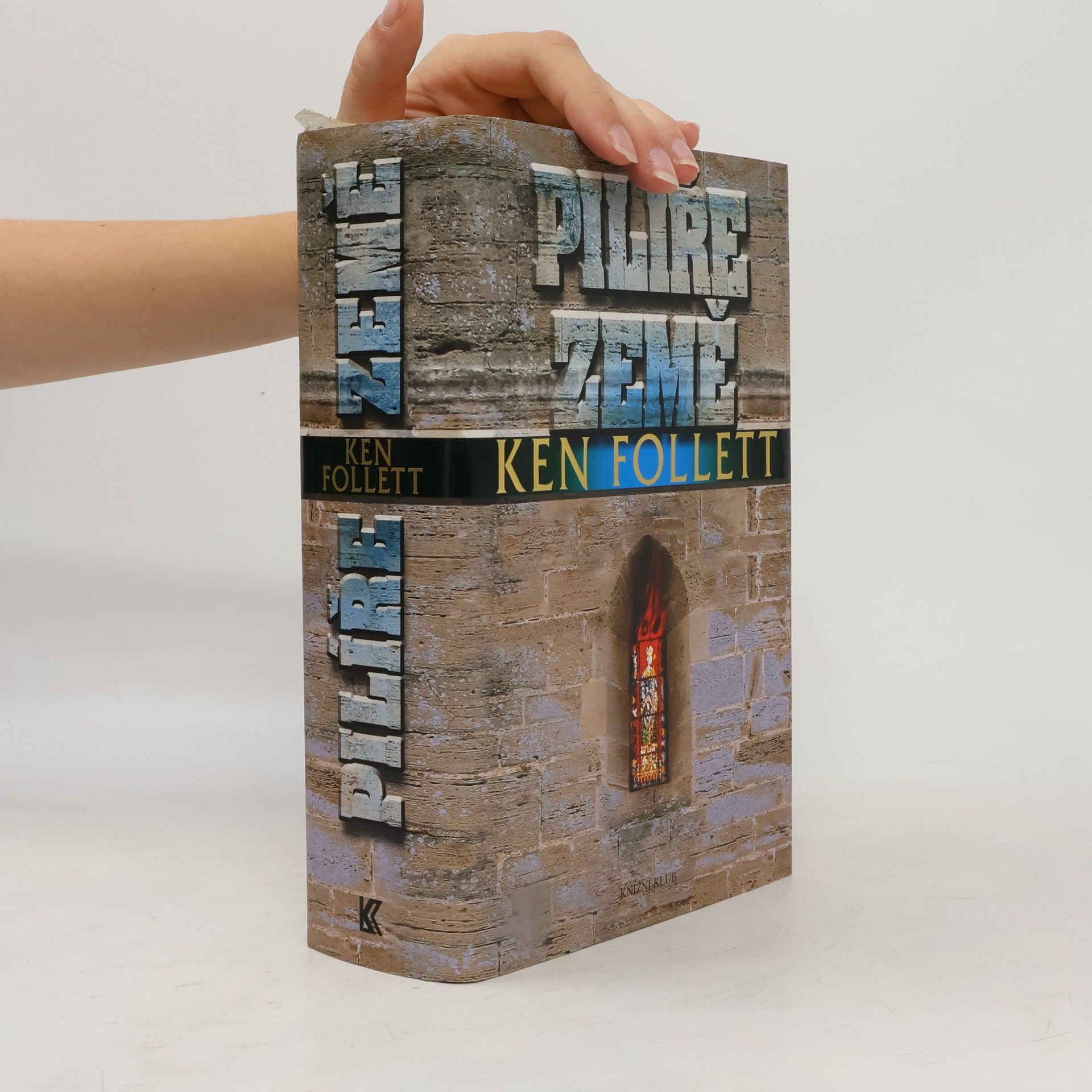Ken Follett Pilíře země
