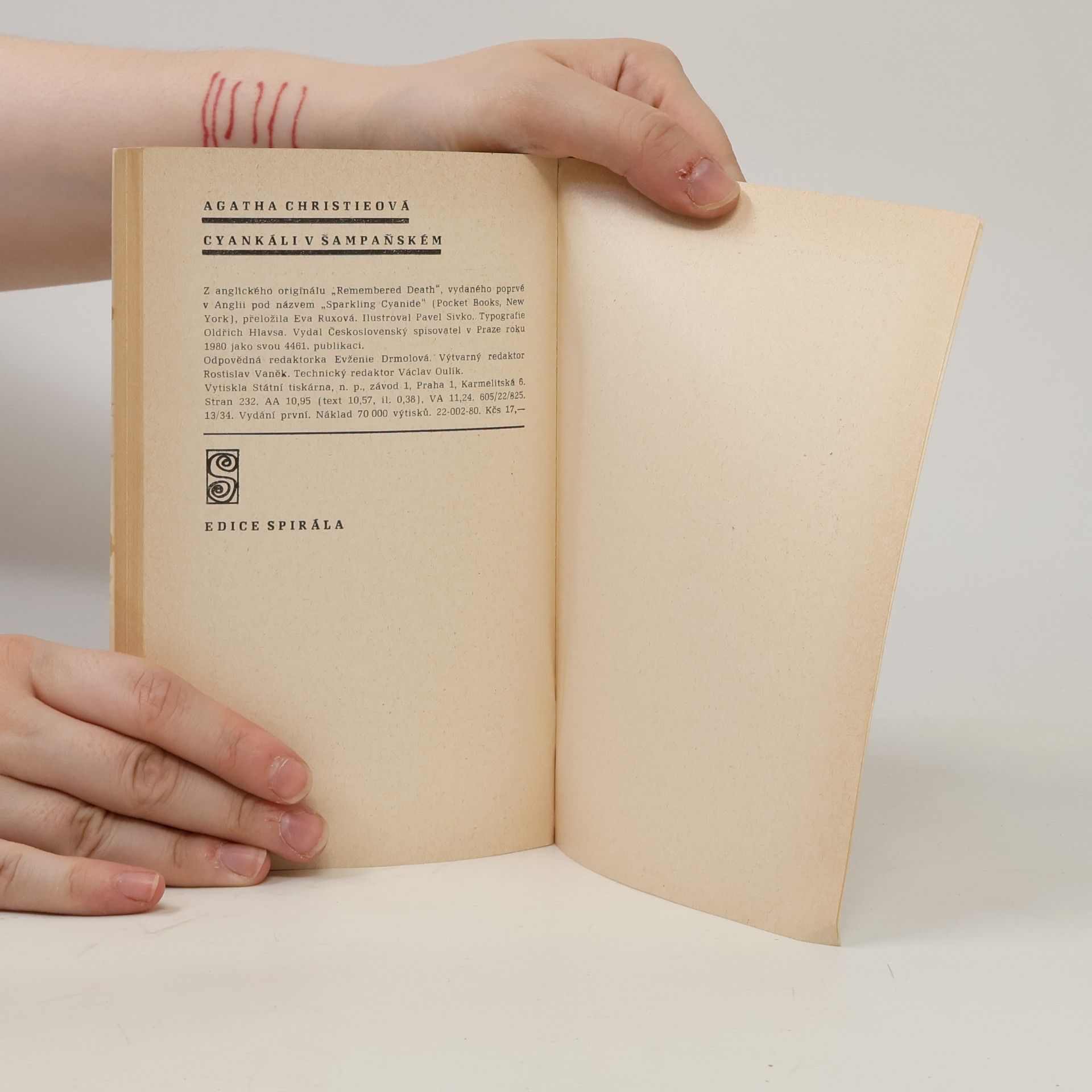 Agatha Christie Cyankáli v šampaňském