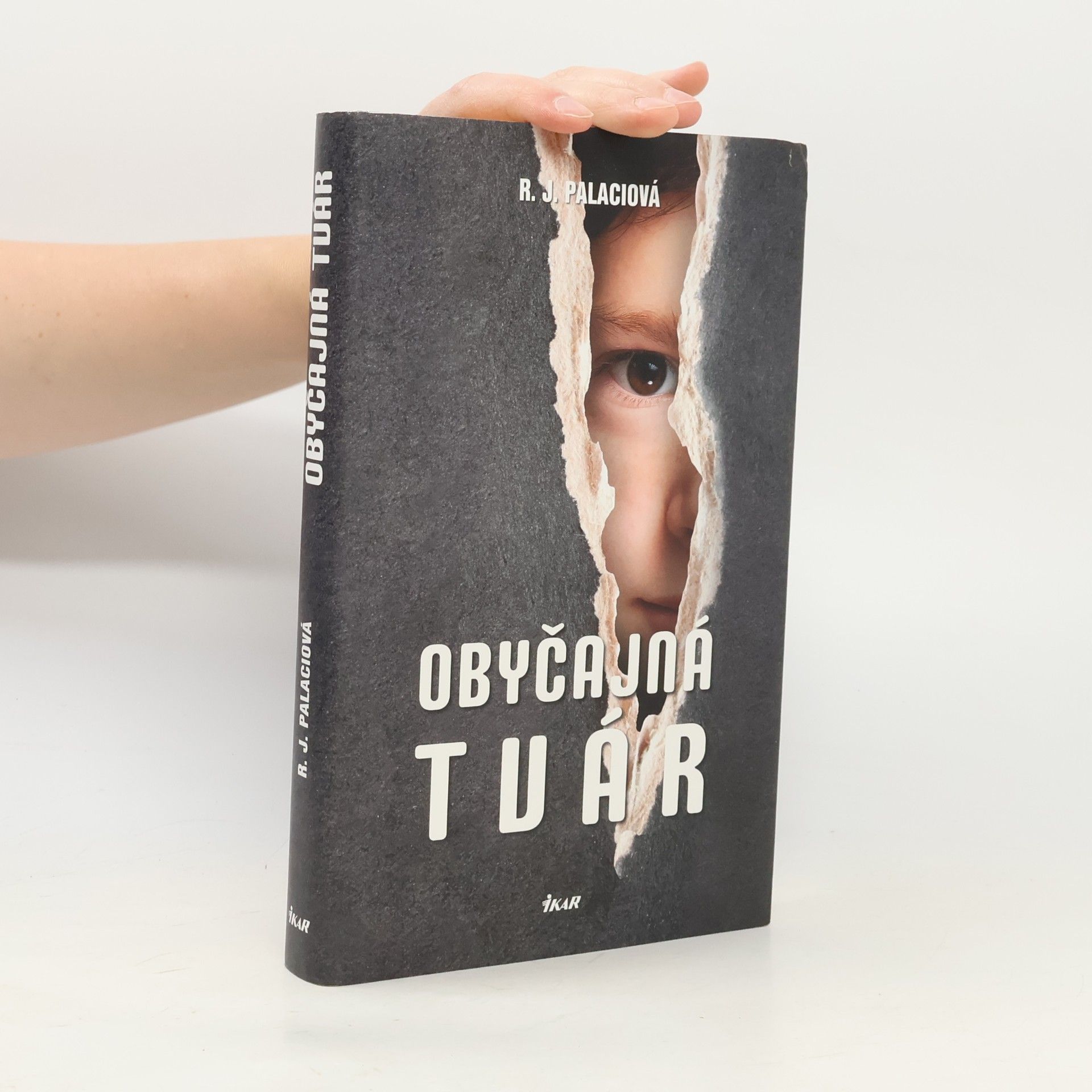 R. J. Palacio Obyčajná tvár