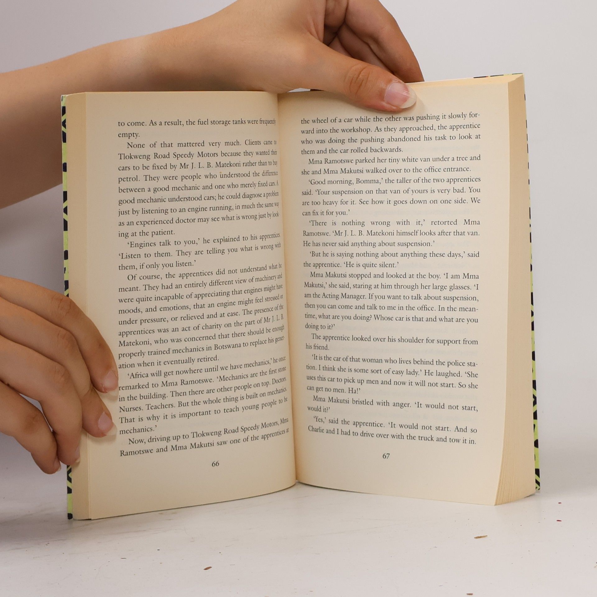 Alexander McCall Smith Morality for beautiful girls