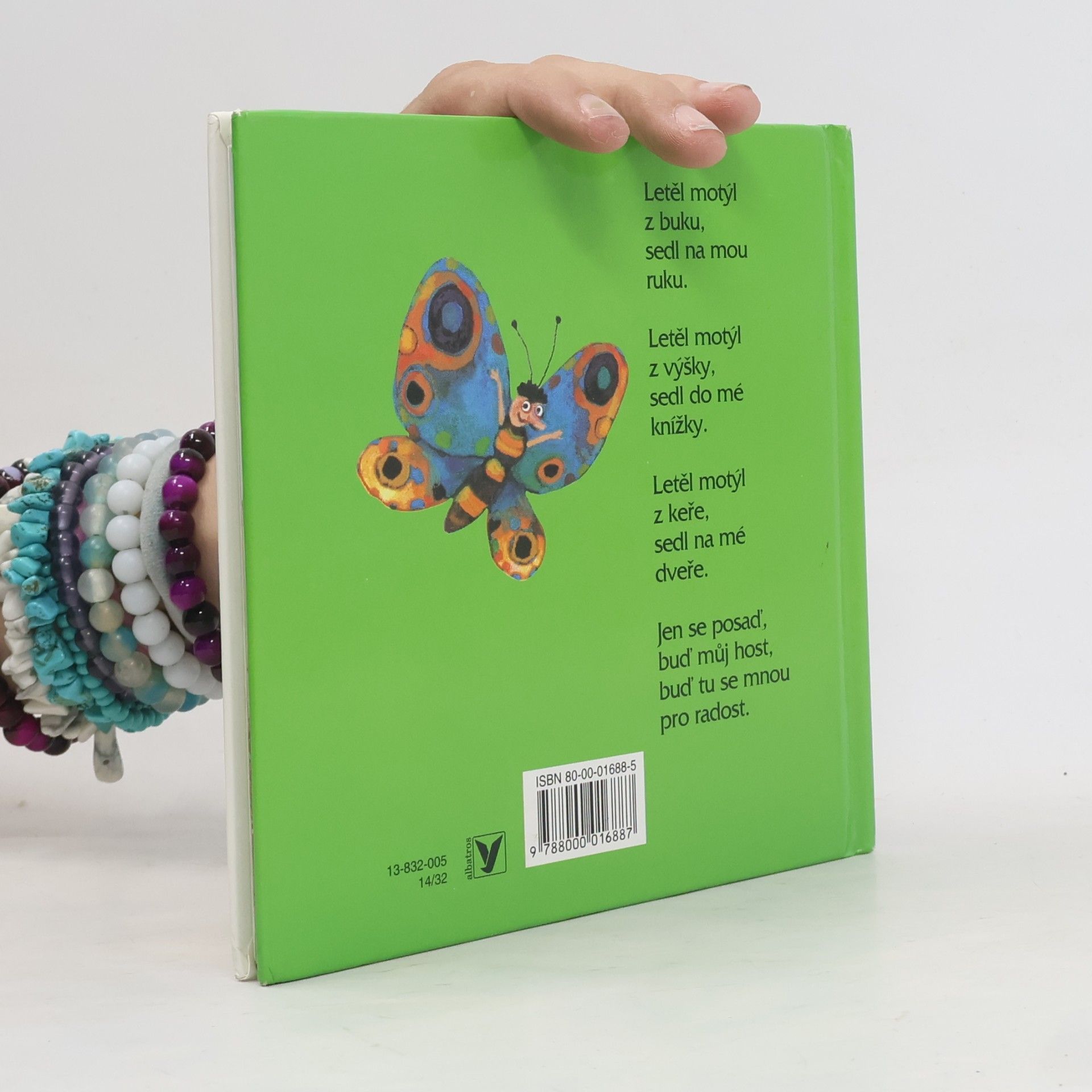 Jiřina Salaquardová Letěl motýl z buku...