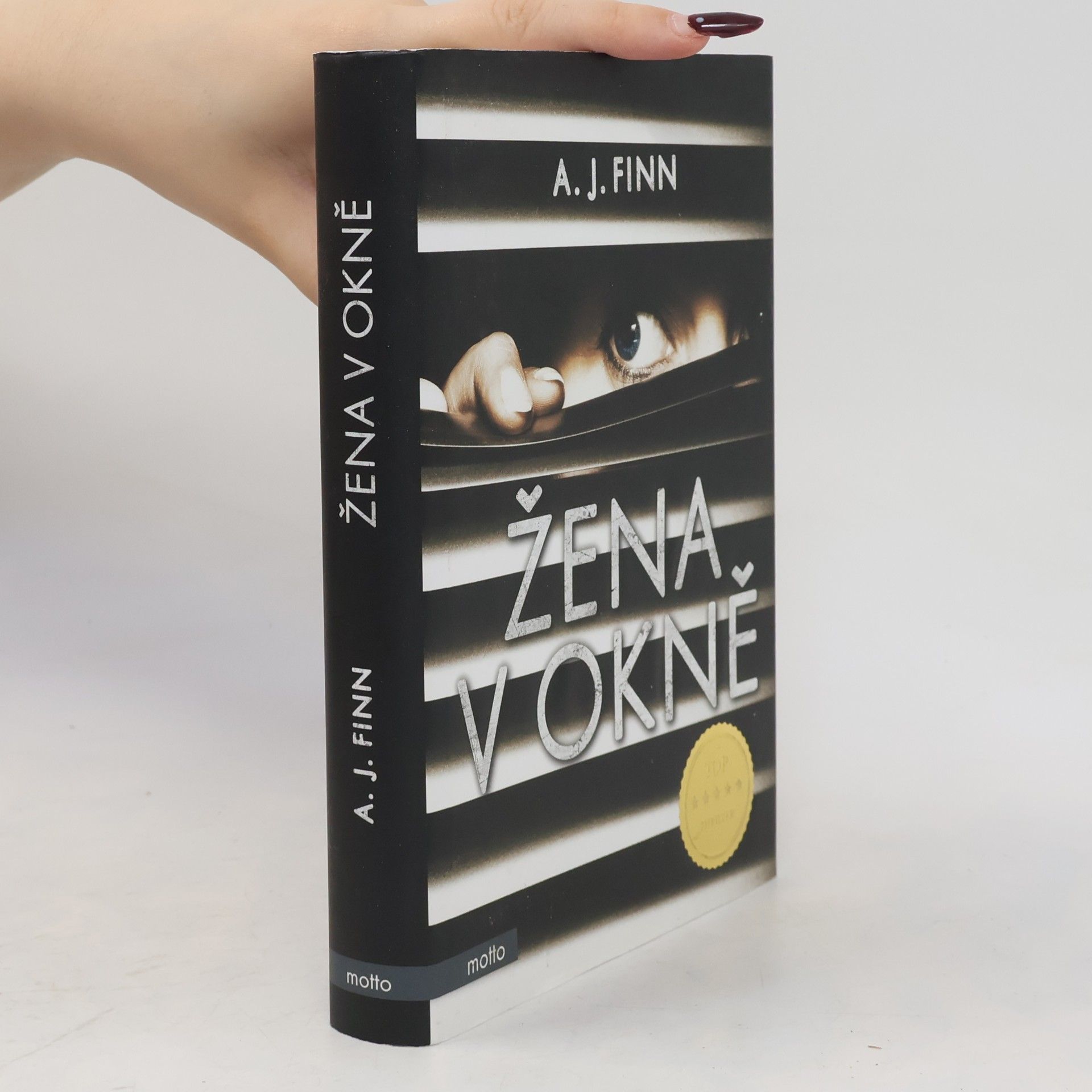 A. J. Finn Žena v okně