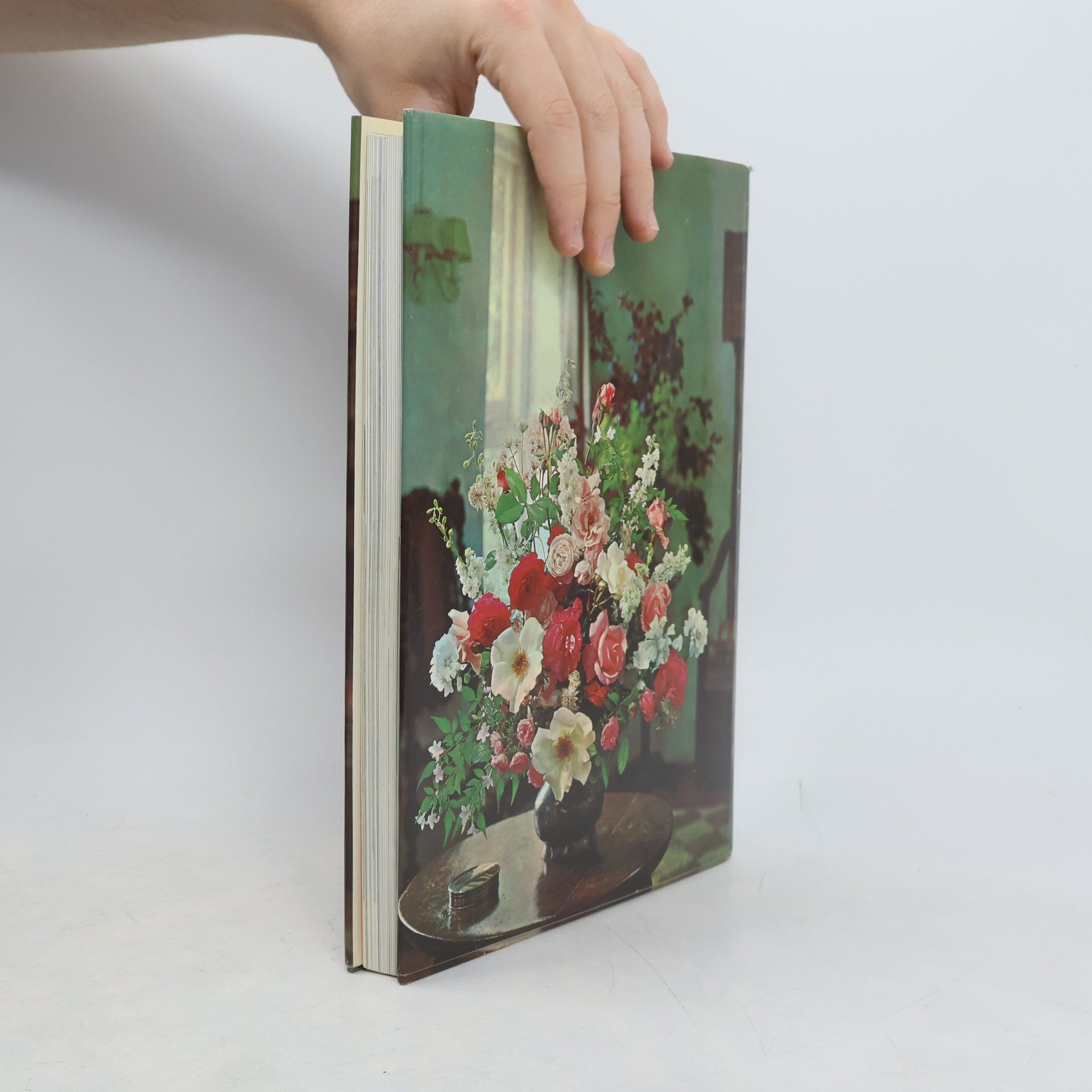 Betty Massingham Flower Arranging in Colour