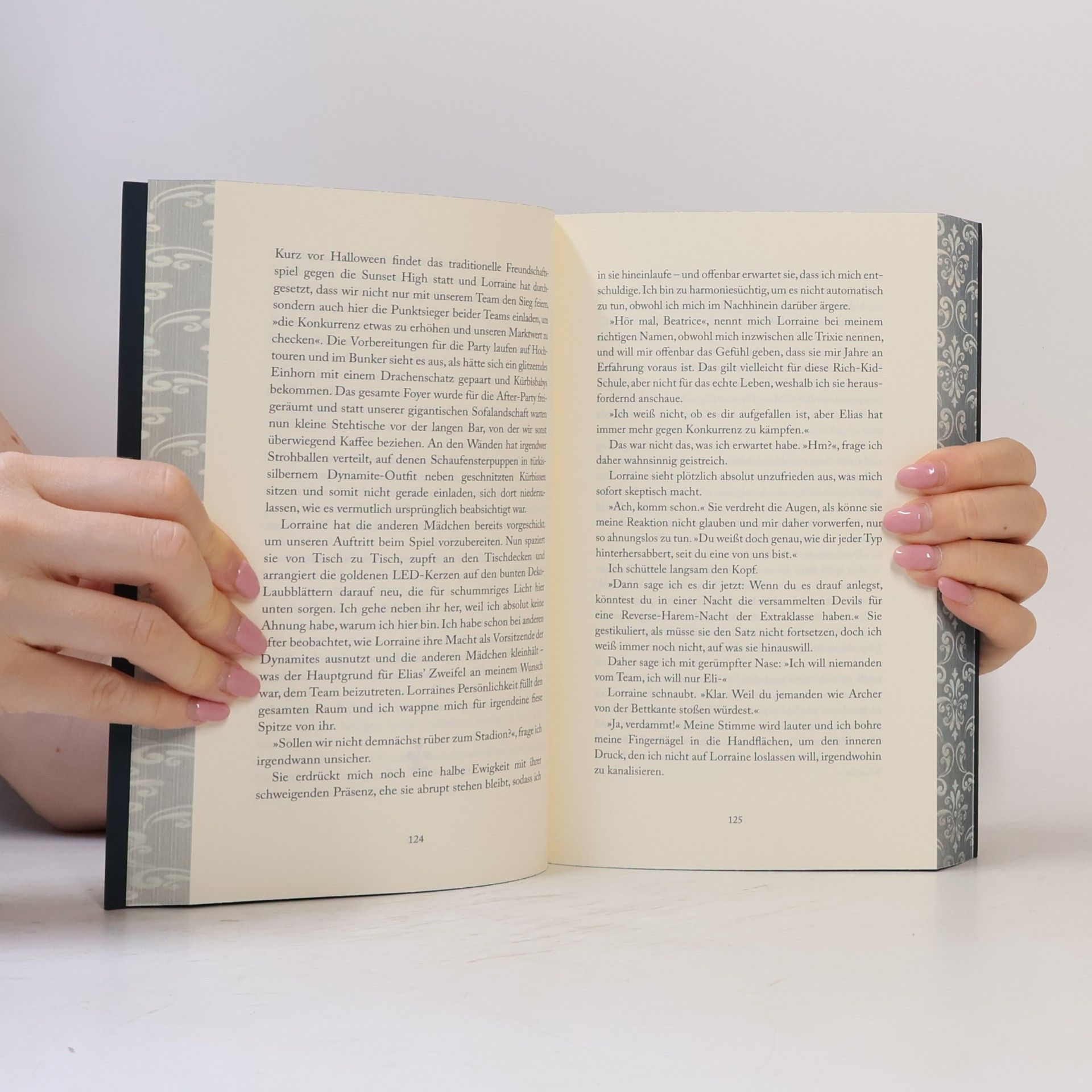 Stefanie Hasse Horus Bell Prep: Wrapped in Darkness