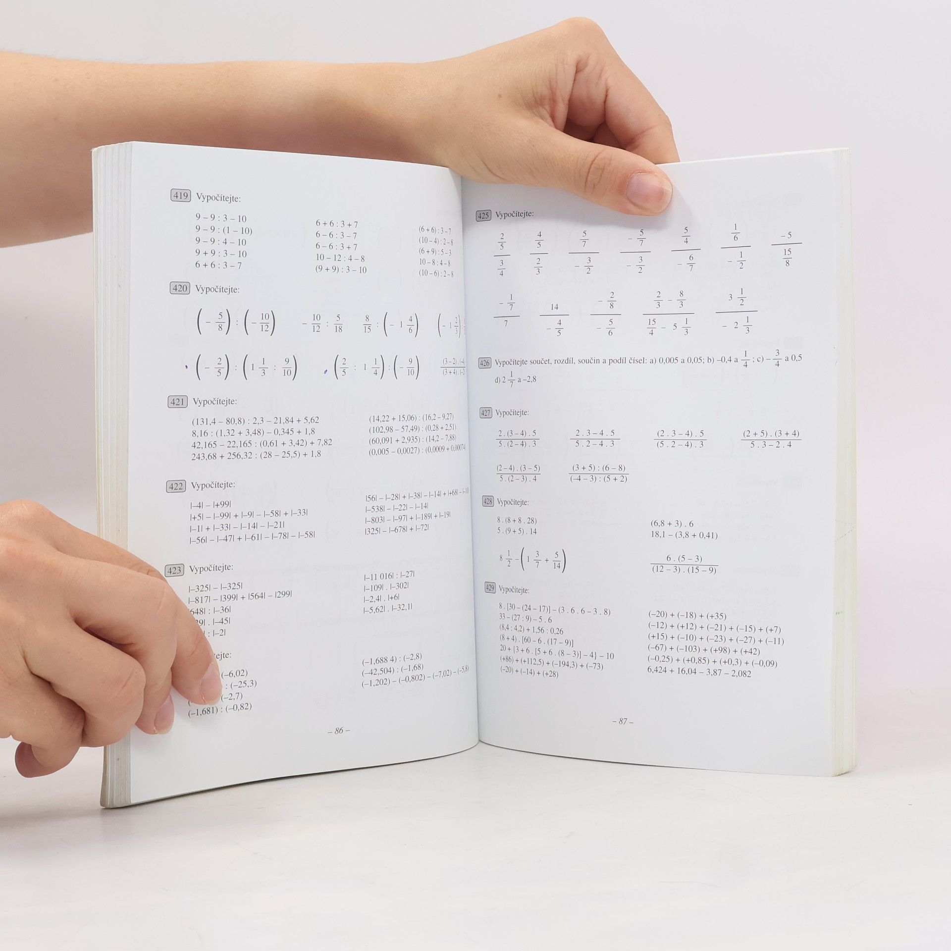 Emílie Ženatá Sbírka úloh z matematiky pro 7. ročník