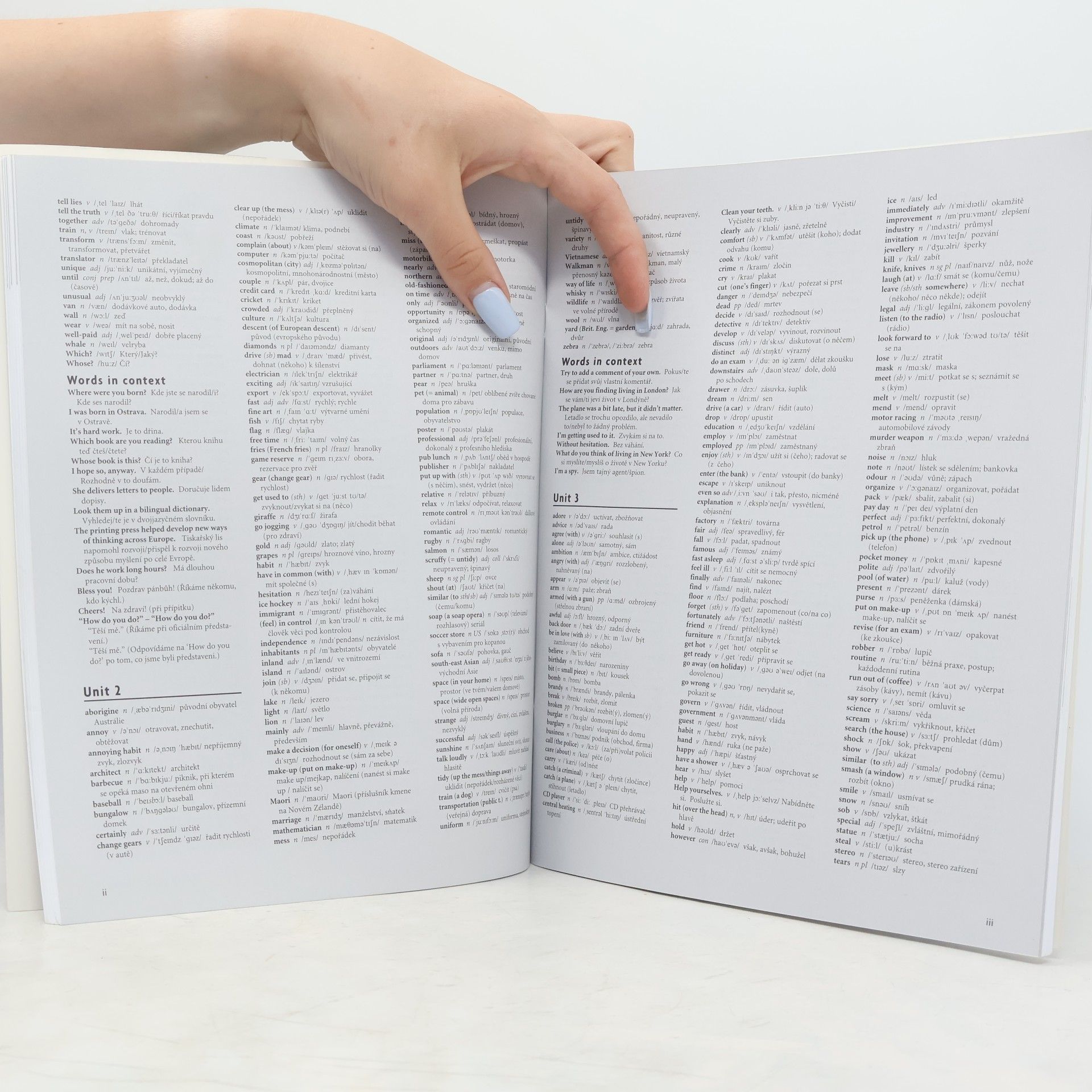 John Soars New Headway English course : pre-intermediate workbook with key