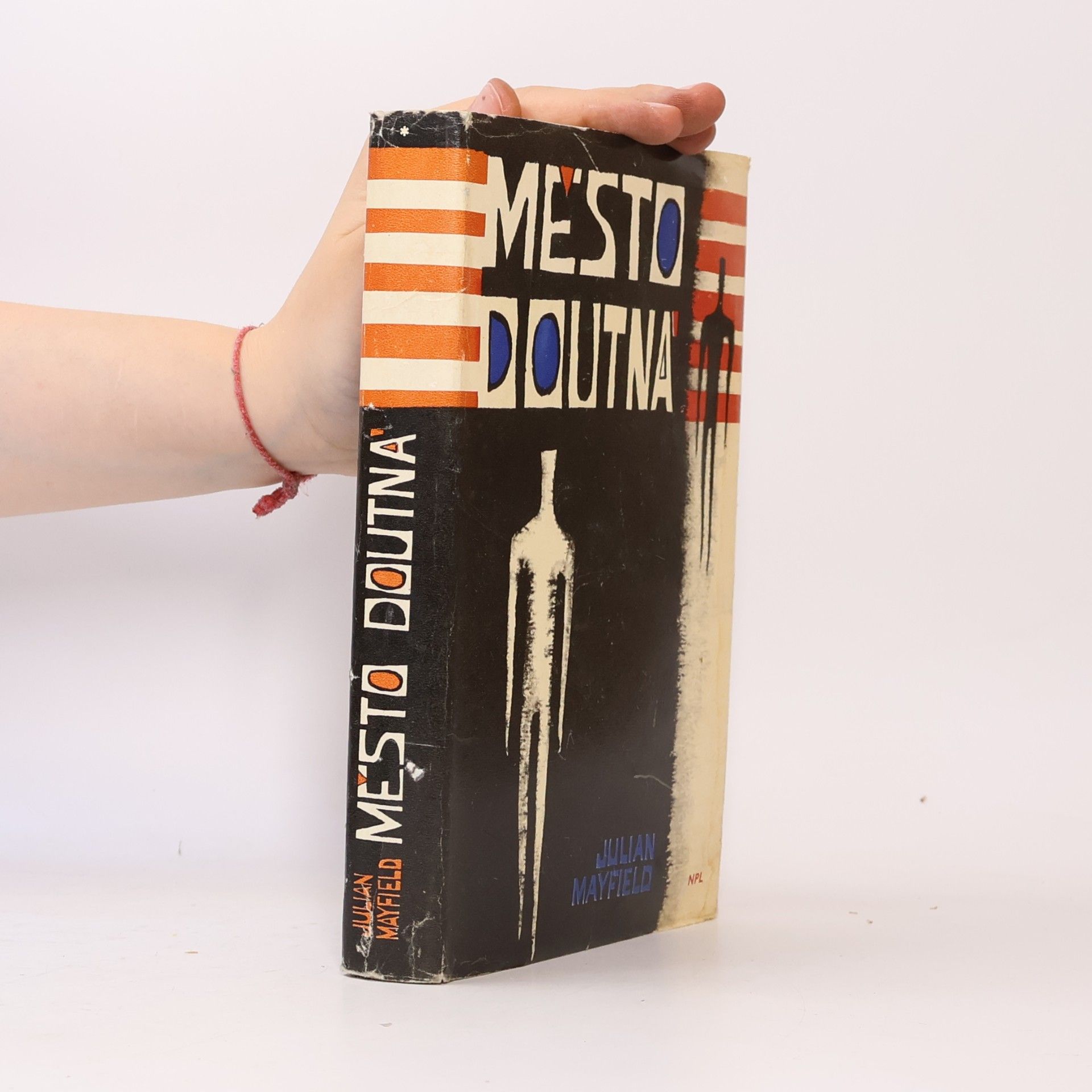 Město doutná