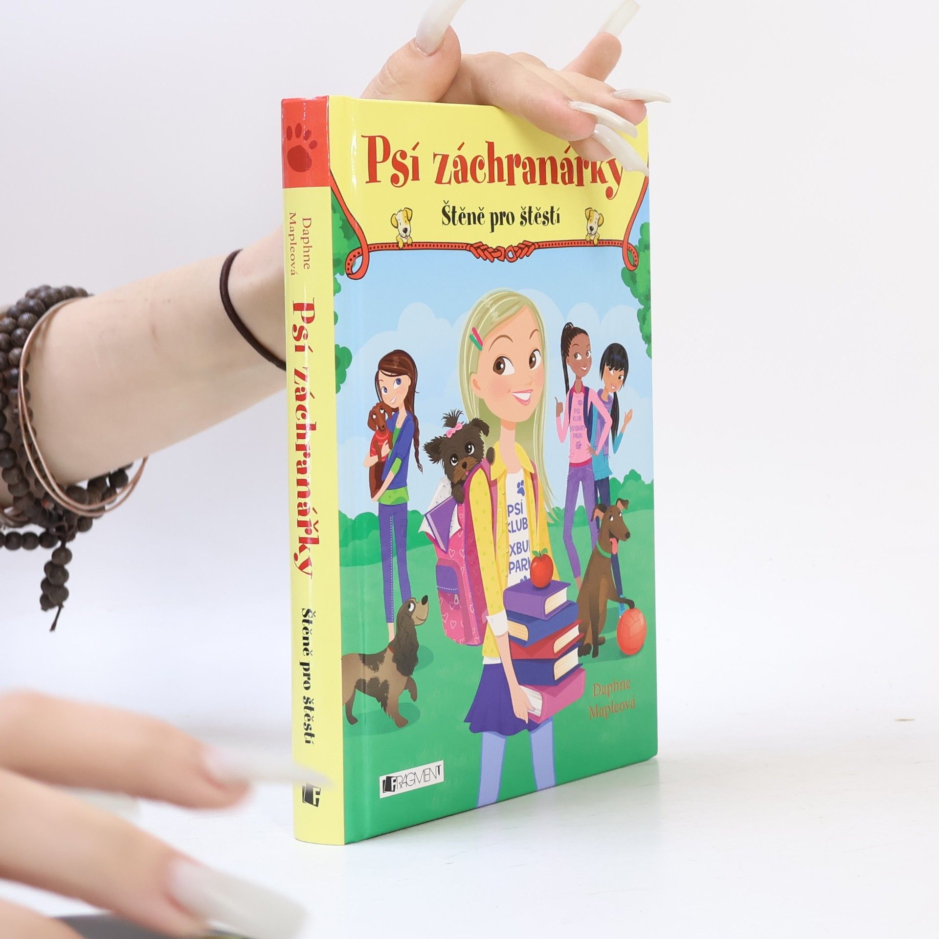 Daphne Maple Psí záchranářky. Štěně pro štěstí