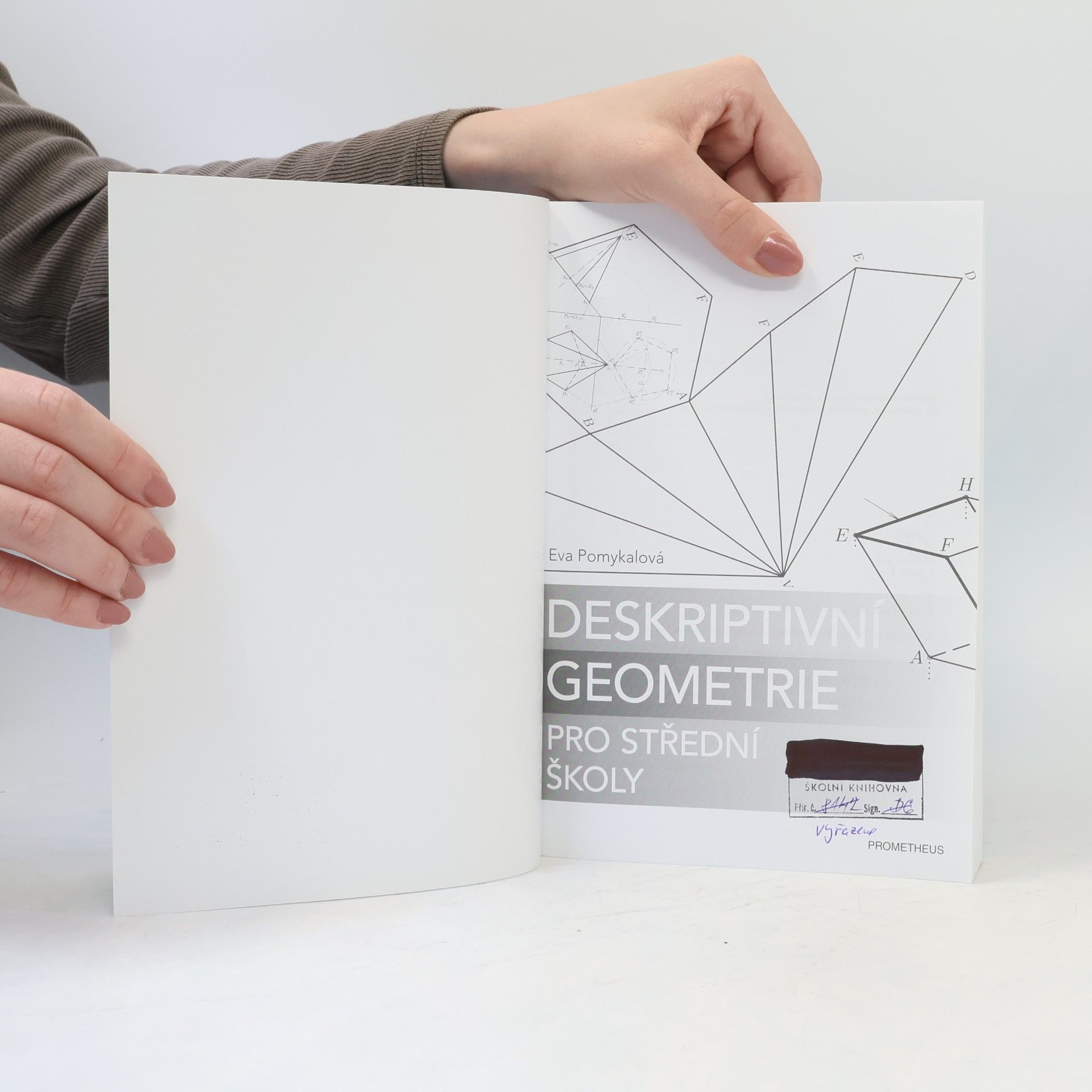 Eva Pomykalová Deskriptivní geometrie pro střední školy