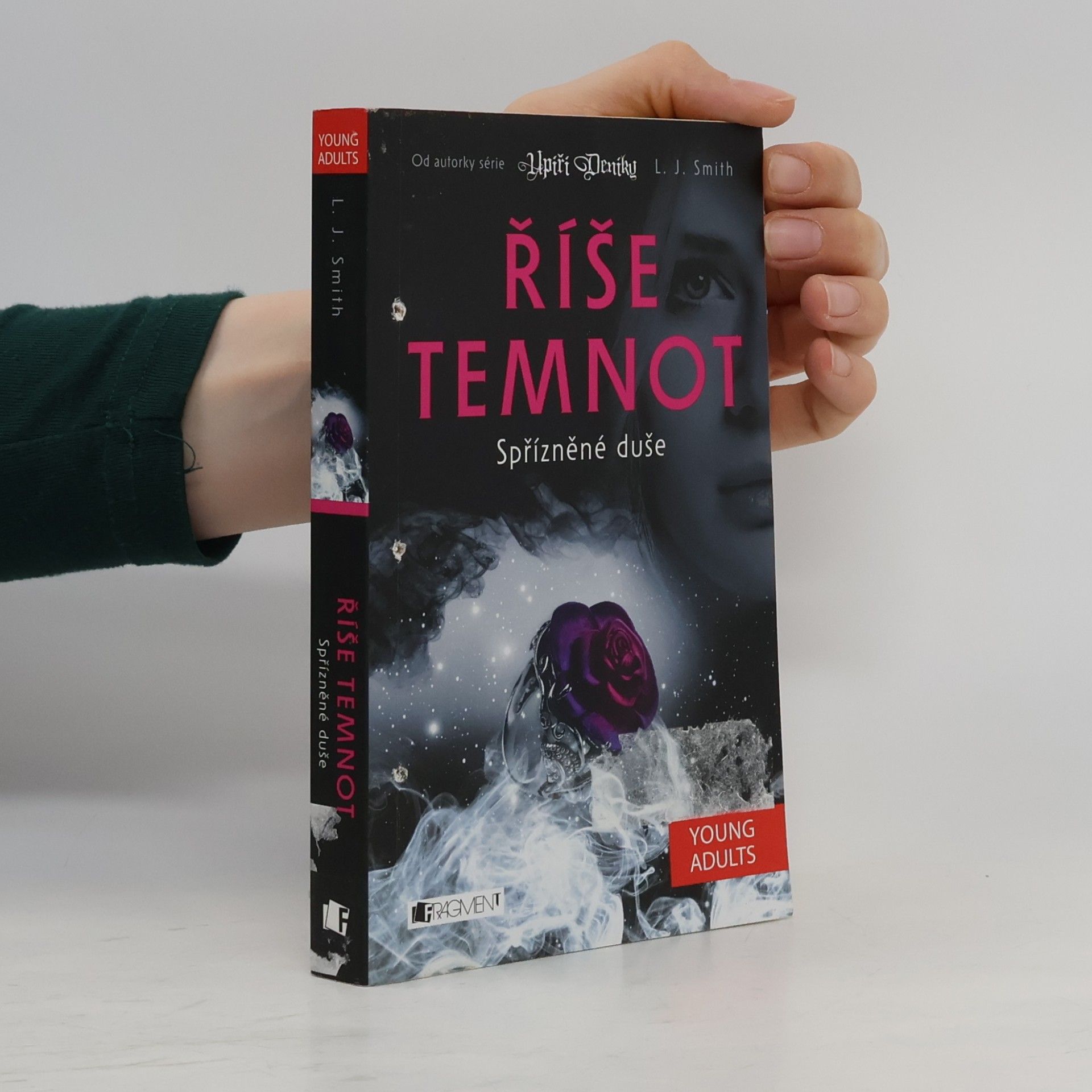 Lisa J. Smith Spřízněné duše (6. díl série Říše temnot)