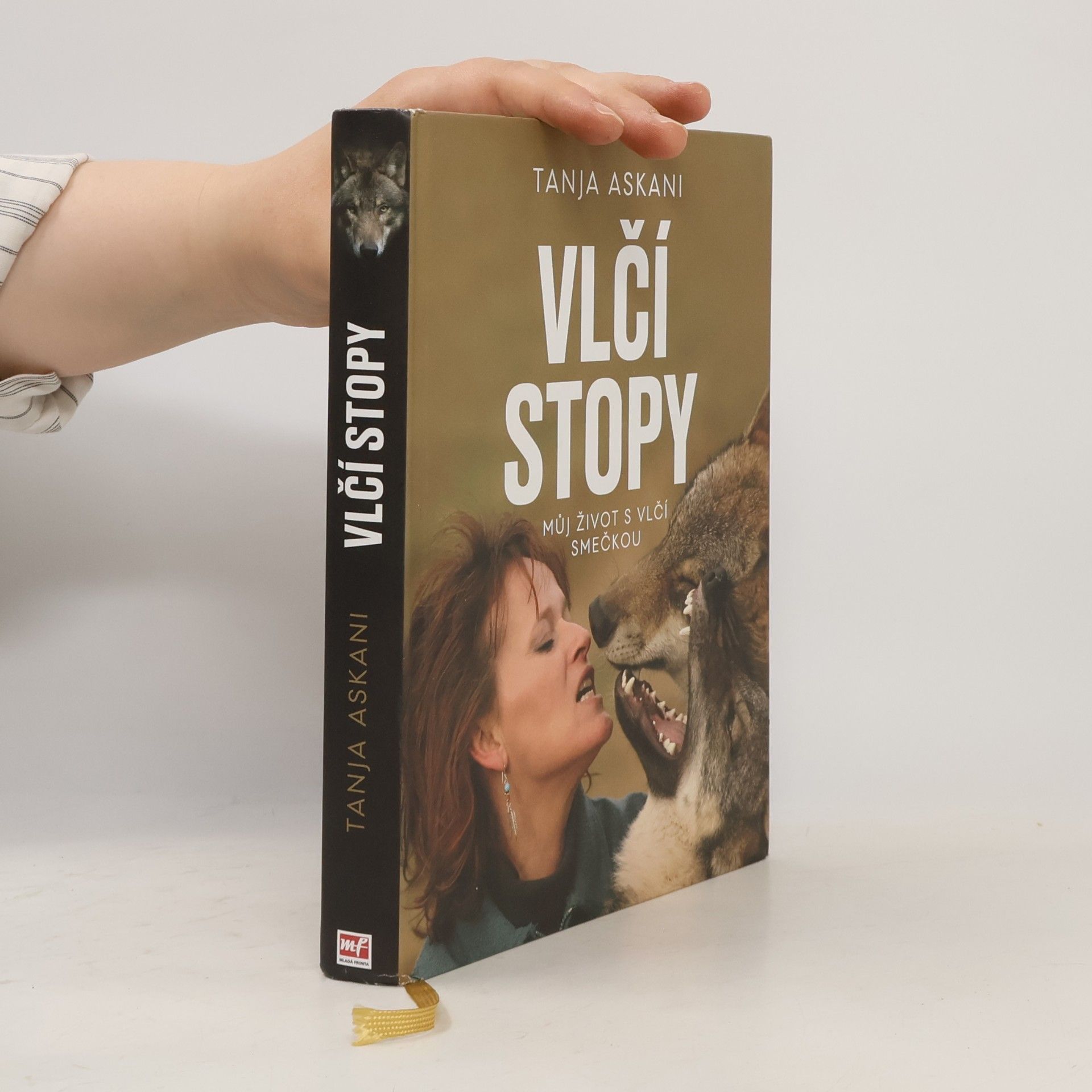 Monika Zelinová Vlčí stopy: Můj život s vlčí smečkou