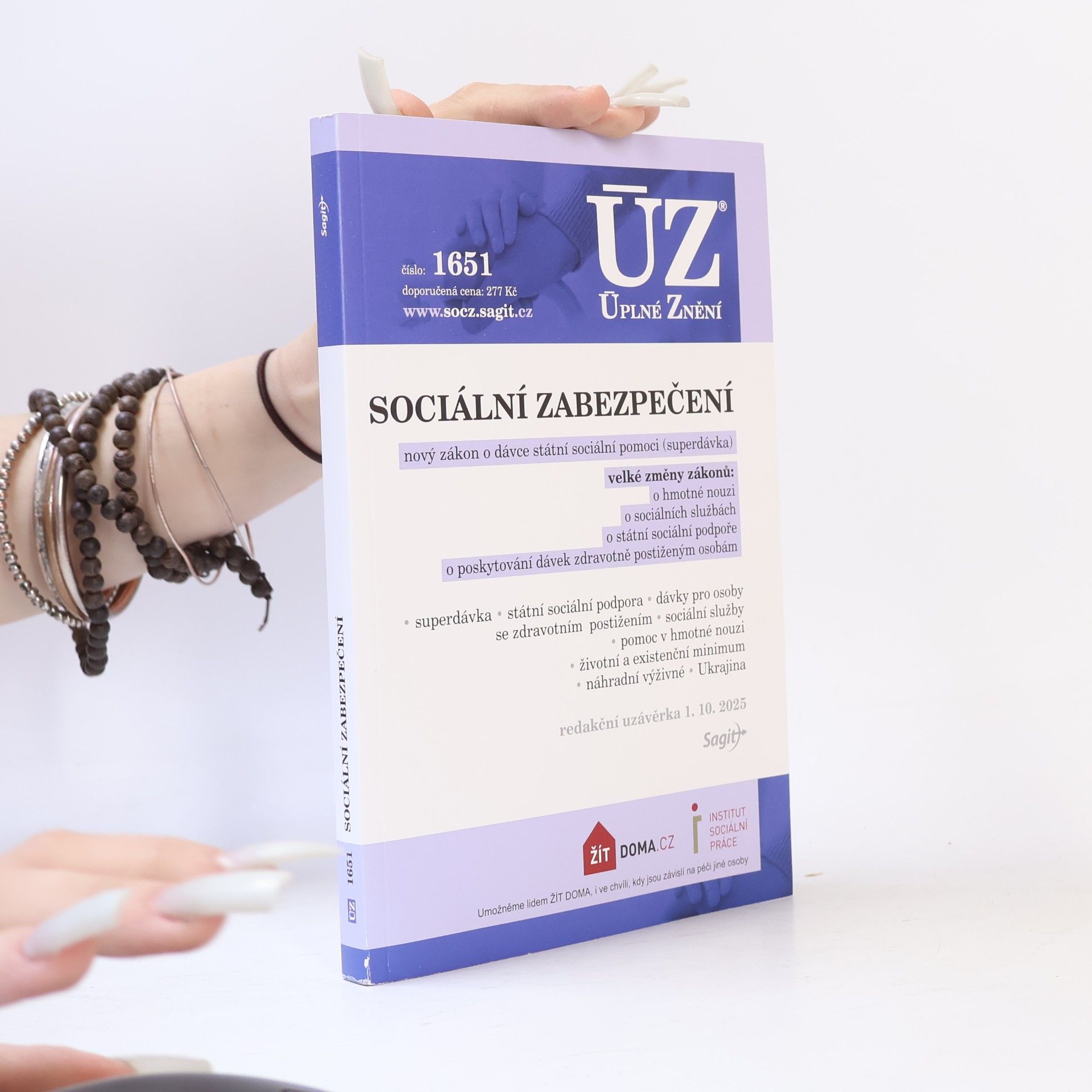 Kolektív autorov Sociální zabezpečení : nový zákon o dávce státní sociální pomoci (superdávka) : velké změny zákonů: o hmotné nouzi, o sociální službách, o státní sociální podpoře, o poskytování dávek zdravotně postiženým osobám : superdávka, státní sociální podpora, dávky pro osoby se zdravotním postižením, sociální služby, pomoc v hmotné nouzi, životní a existenční minimum, náhradní výživné, Ukrajina : redakční uzávěrka 1.10.2025