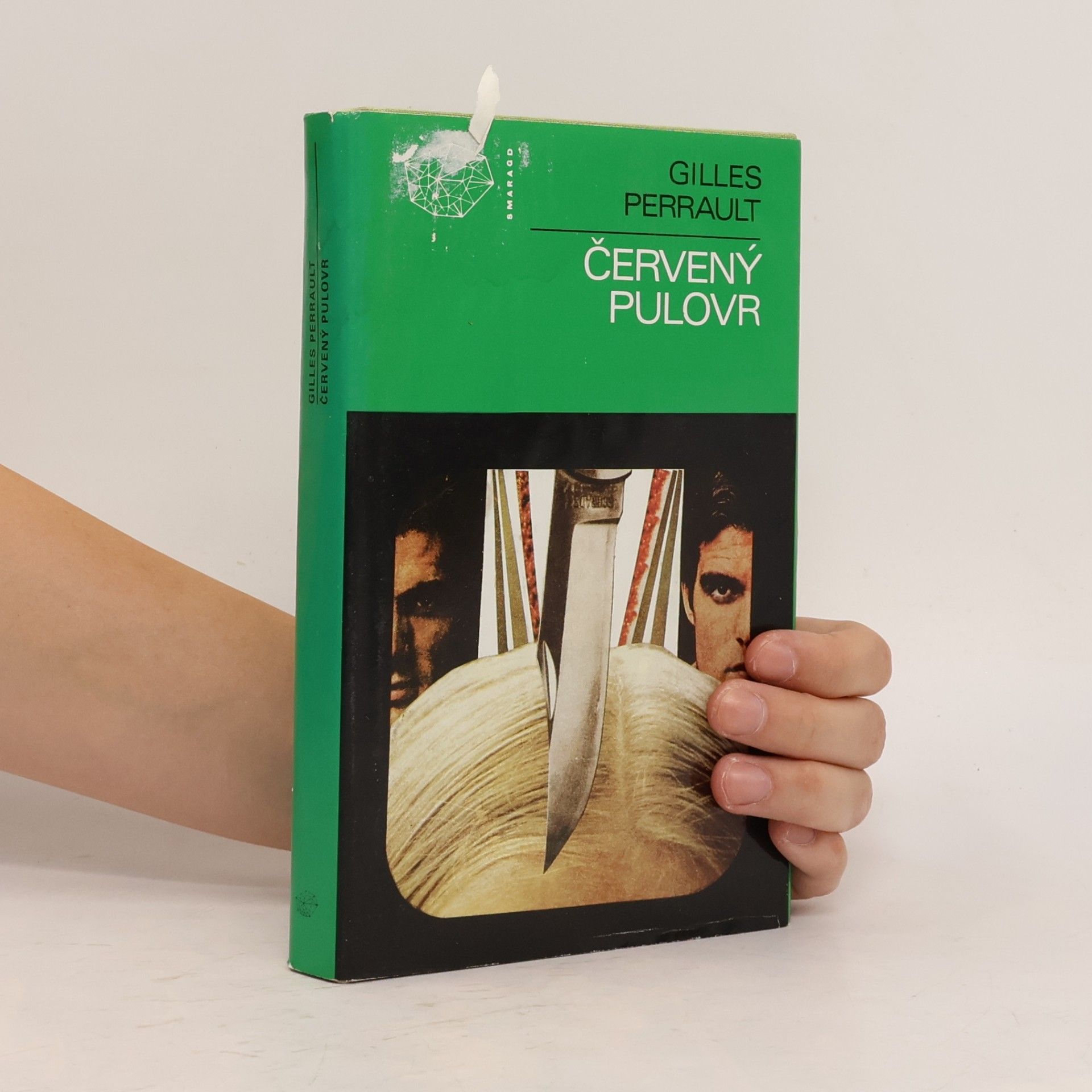 Gilles Perrault Červený pulovr