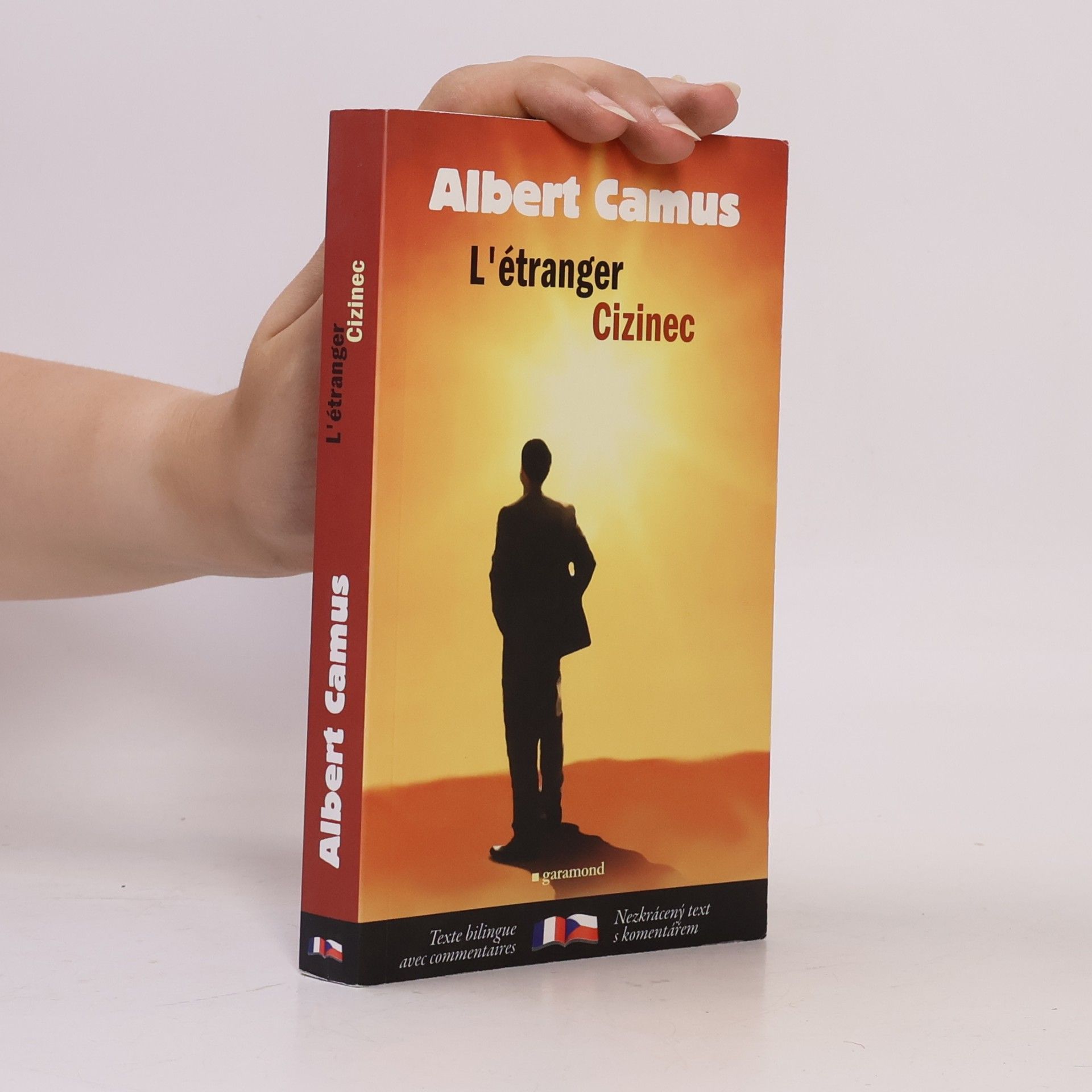 Albert Camus Cizinec = L'étranger