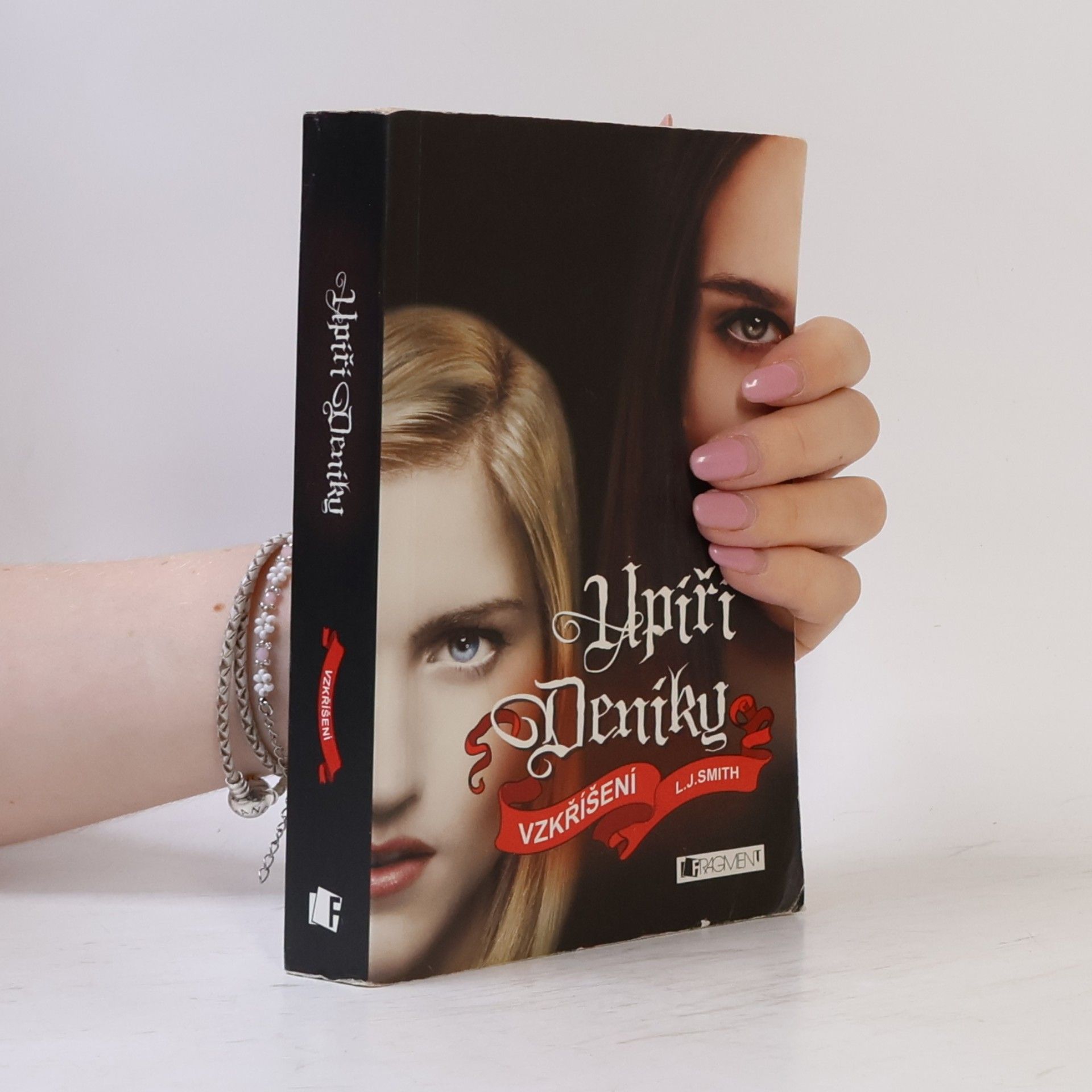 L. J. Smithová  Upíří deníky. Vzkříšení