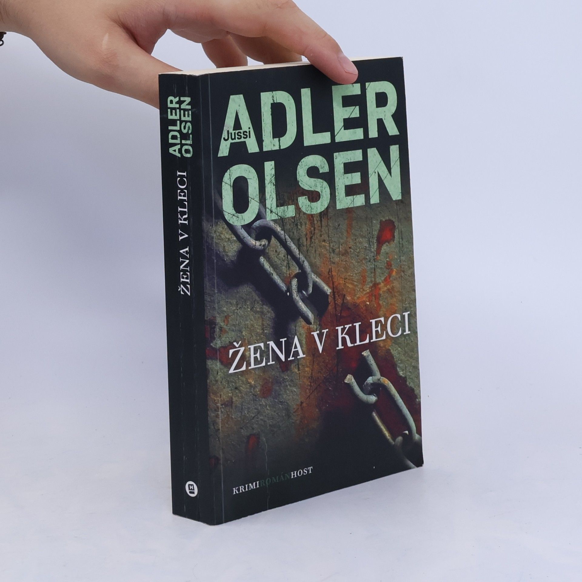 Žena v kleci