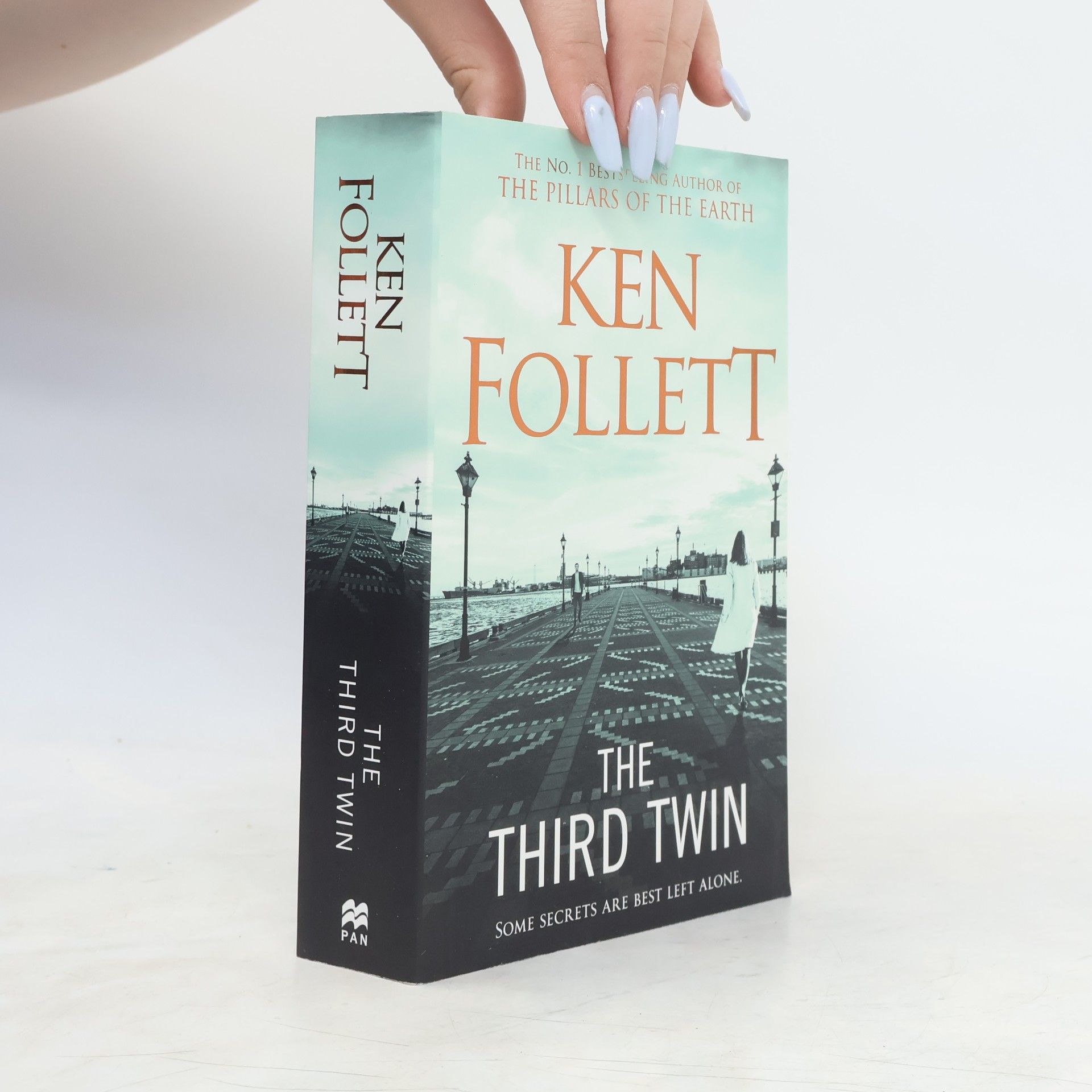Ken Follett The Third Twin
