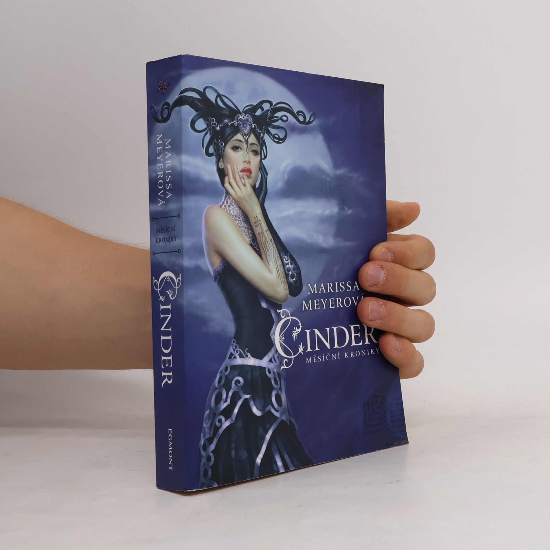 Marissa Meyer Měsíční kroniky - Cinder (1. díl série)