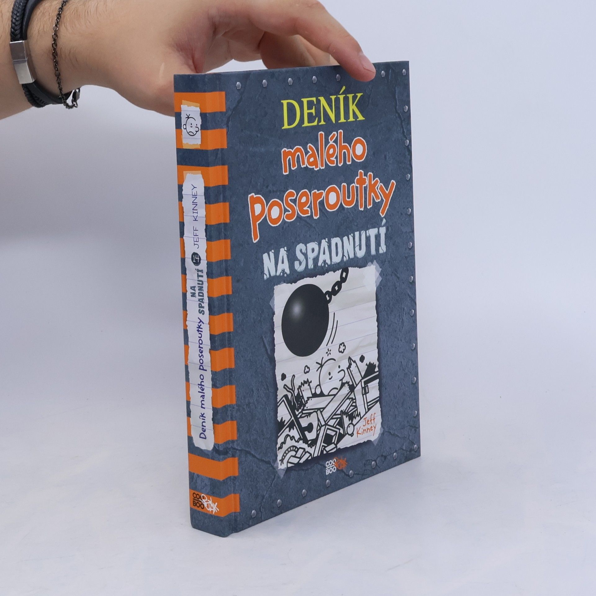 Jeff Kinney Deník malého poseroutky 14. Na spadnutí