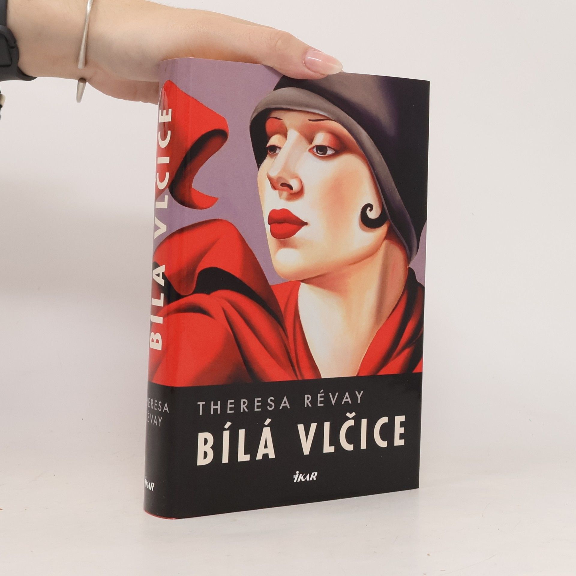 Theresa Révay Bílá vlčice