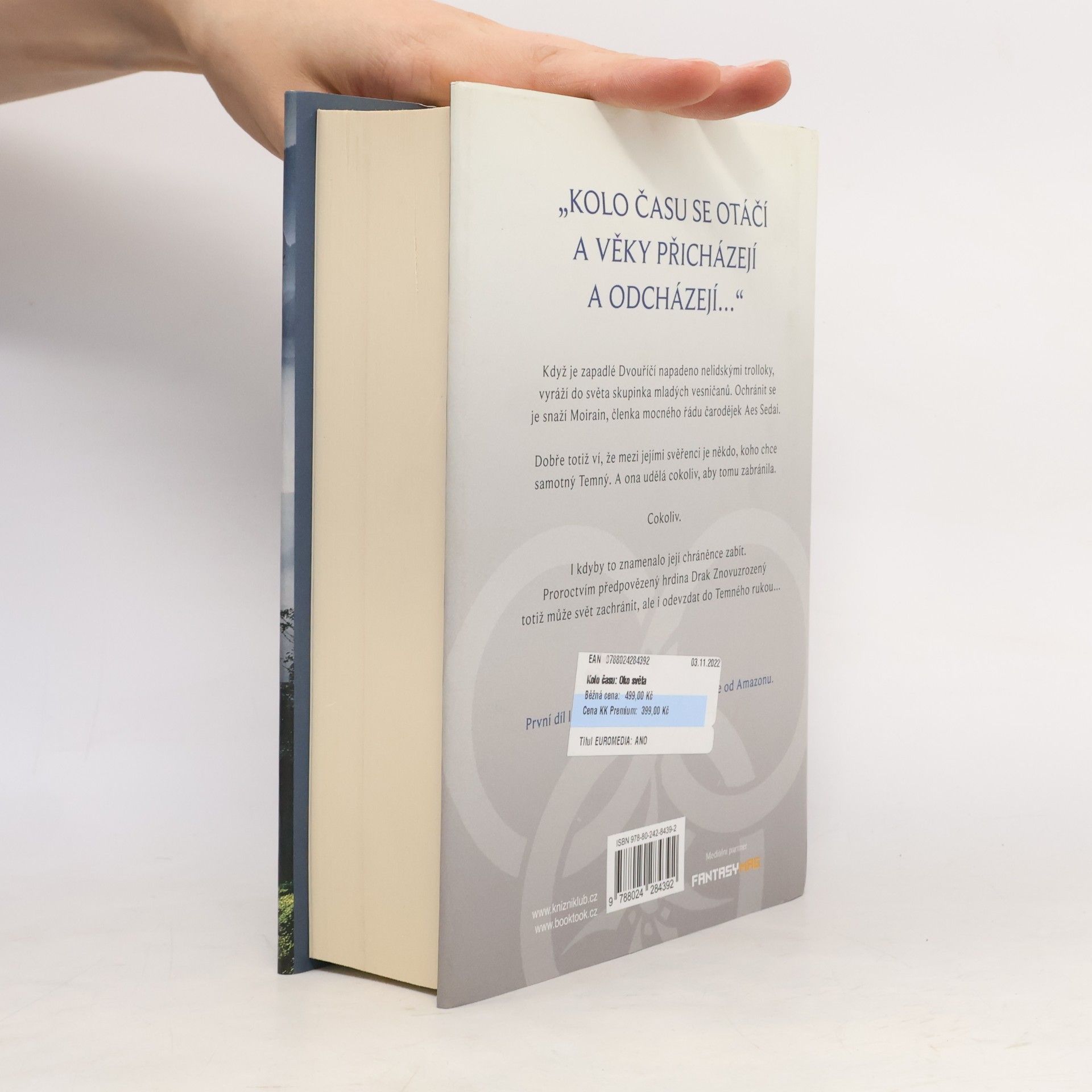 Robert Jordan Kolo času 1. Oko světa