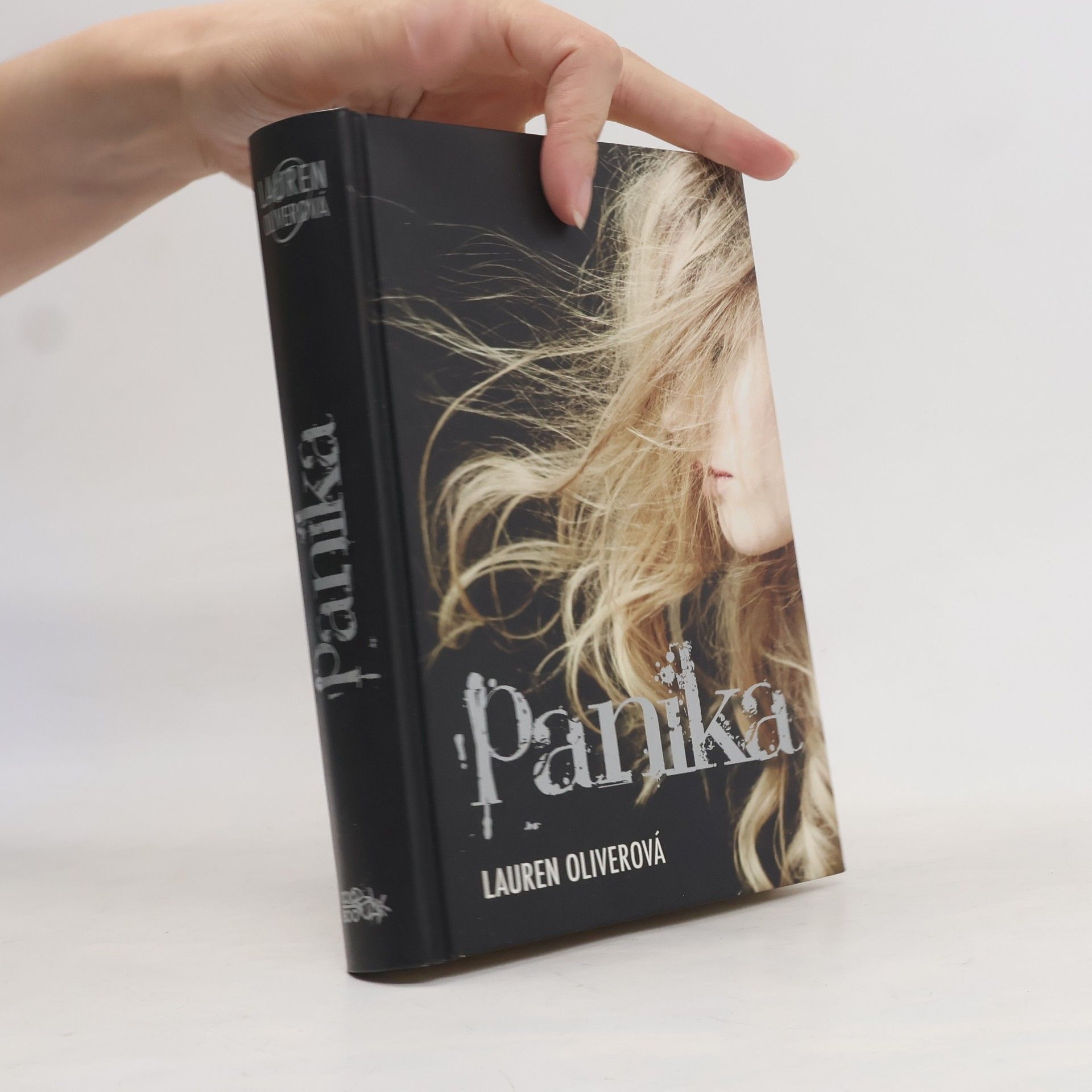 Lauren Oliverová Panika