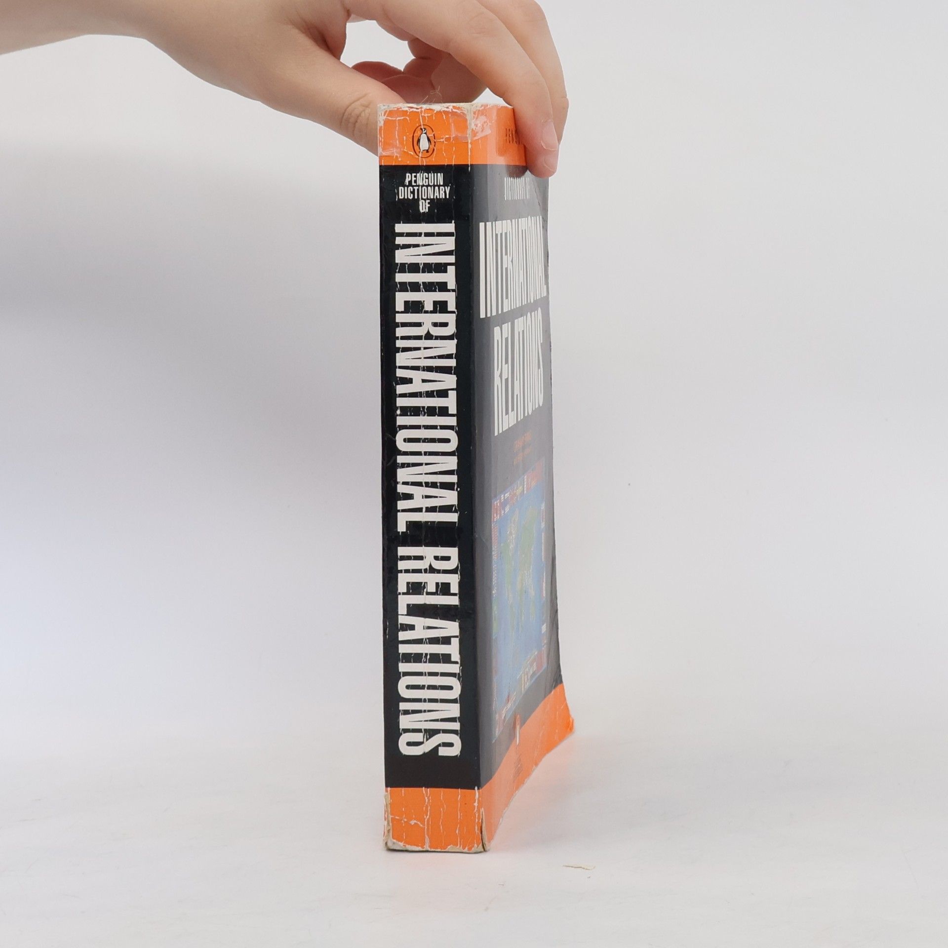 Graham Evans The penguin dictionary of international relations