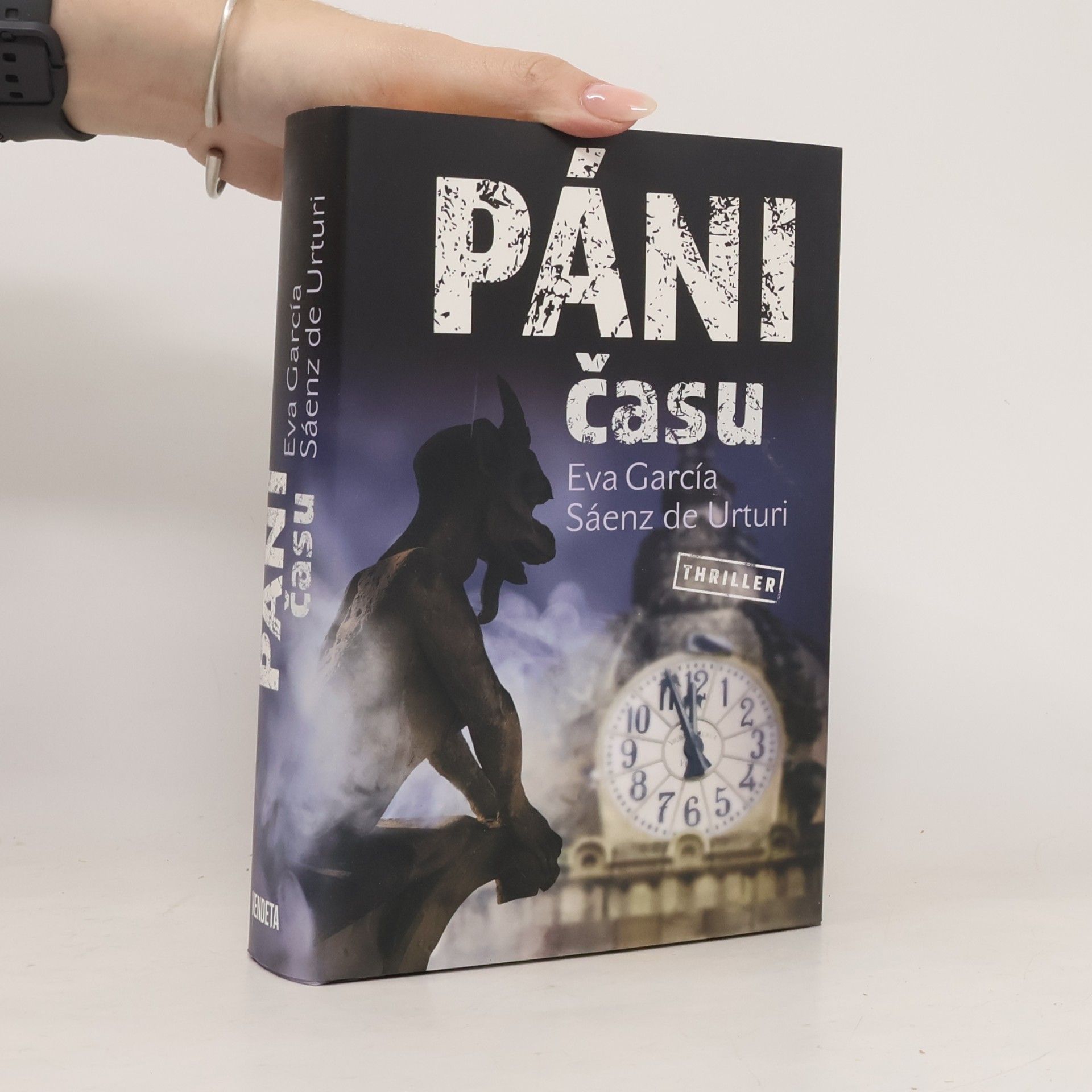 Eva García Sáenz de Urturi Páni času