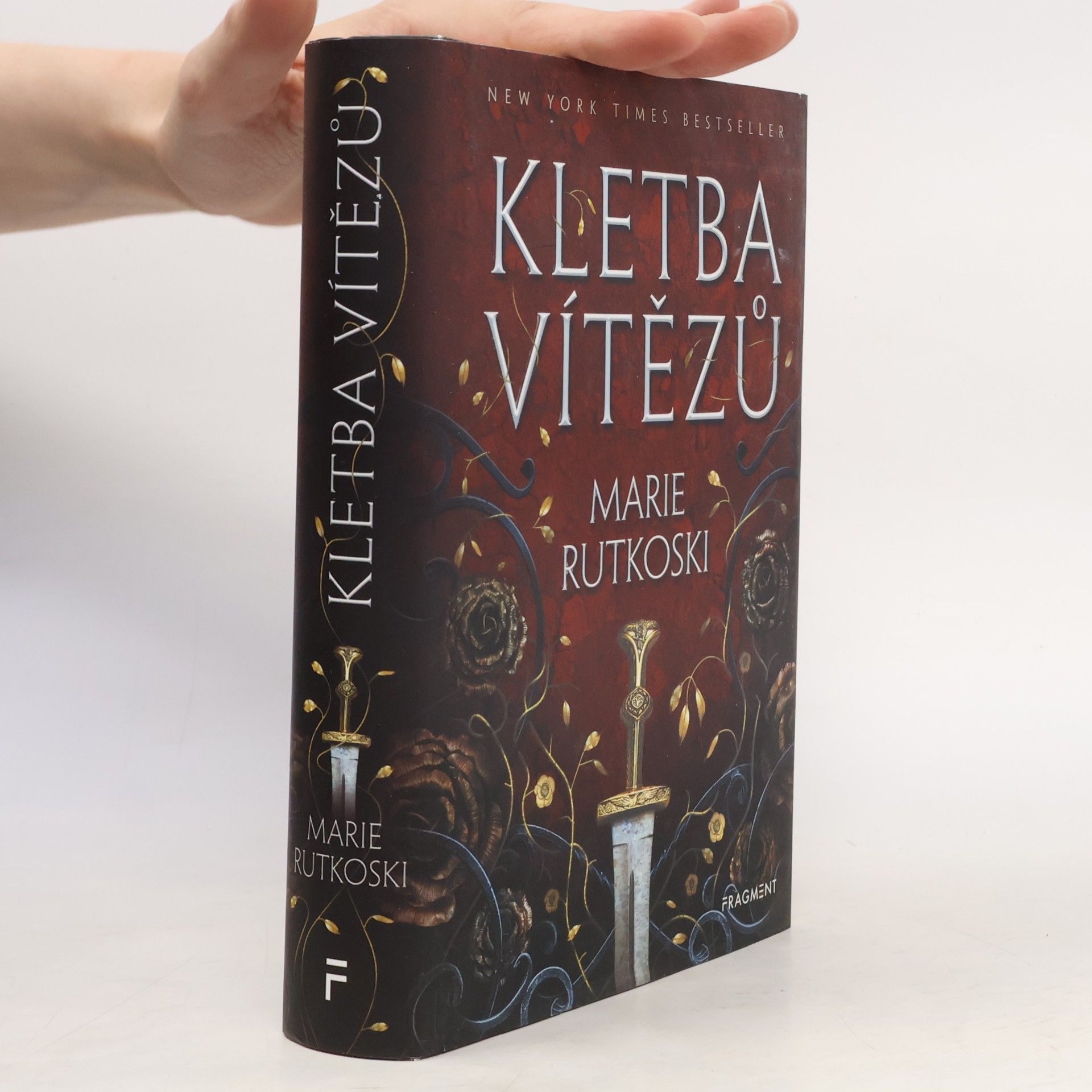 Marie Rutkoski Kletba vítězů