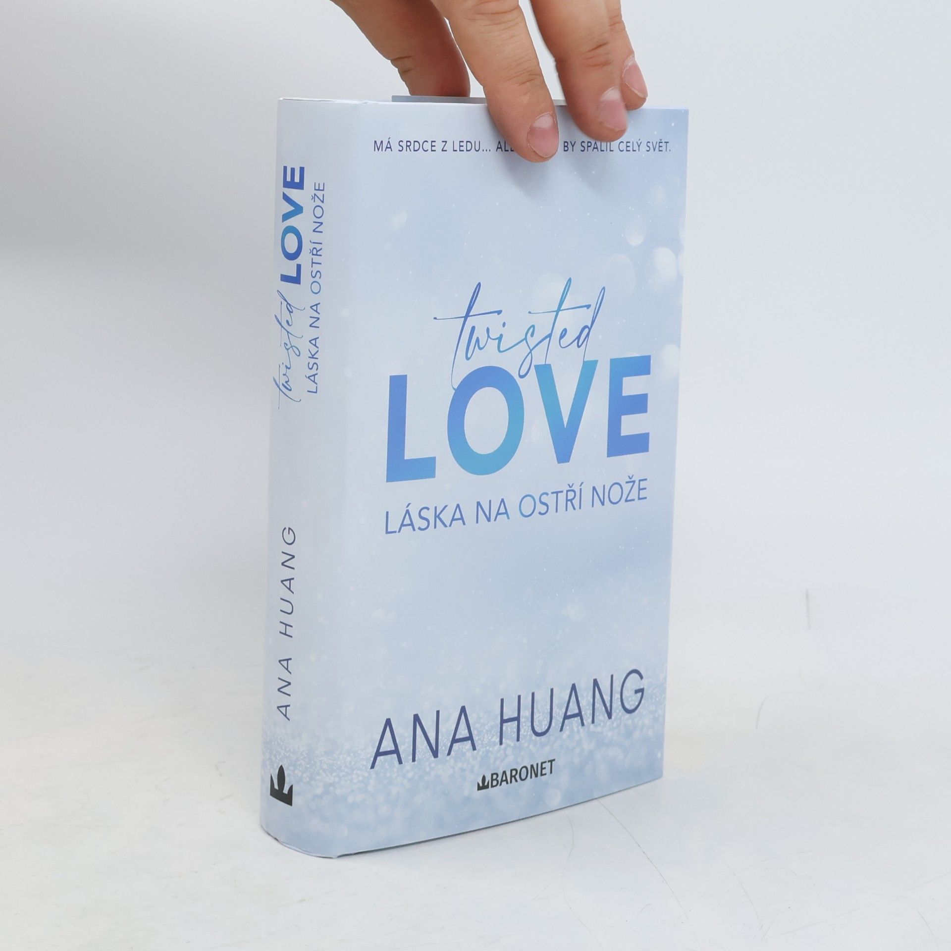 Ana Huang Twisted love. Láska na ostří nože