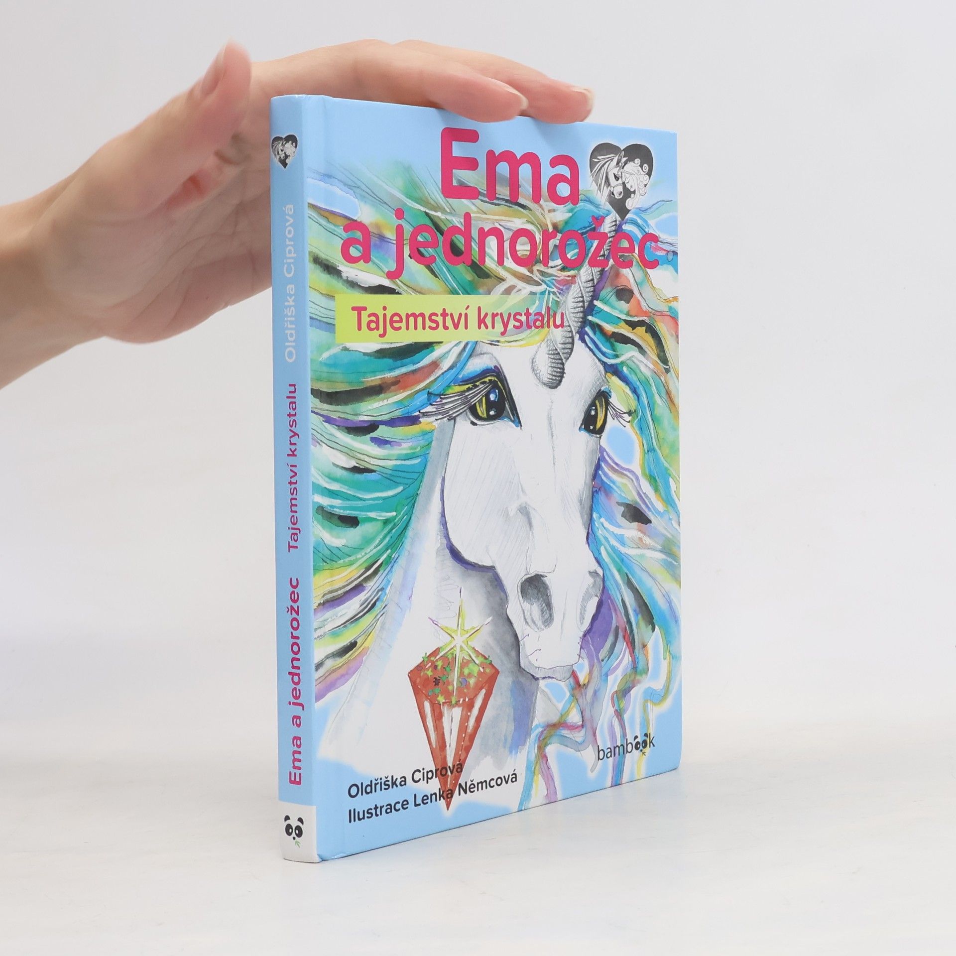 Ema a jednorožec. Tajemství krystalu