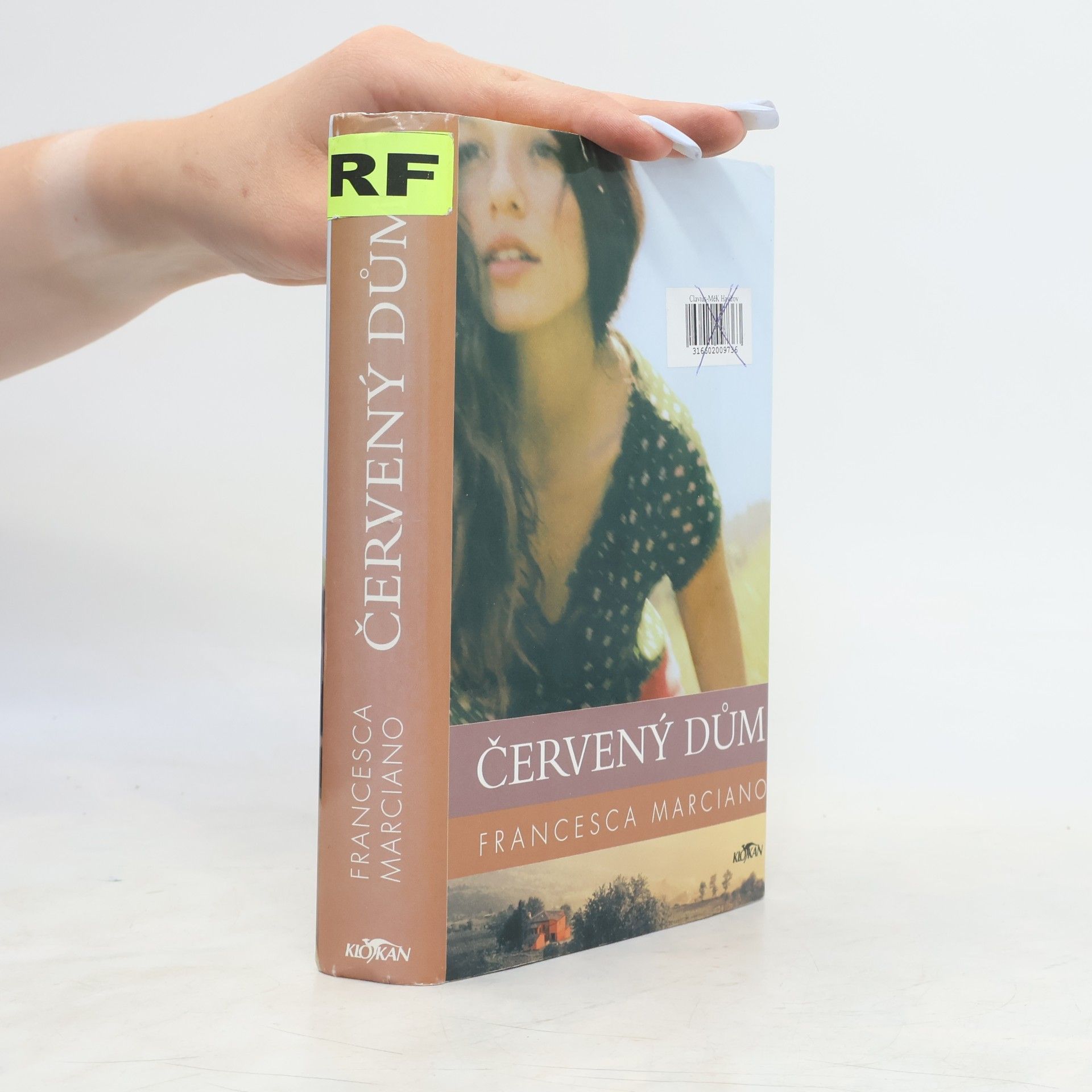 Francesca Marciano Červený dům