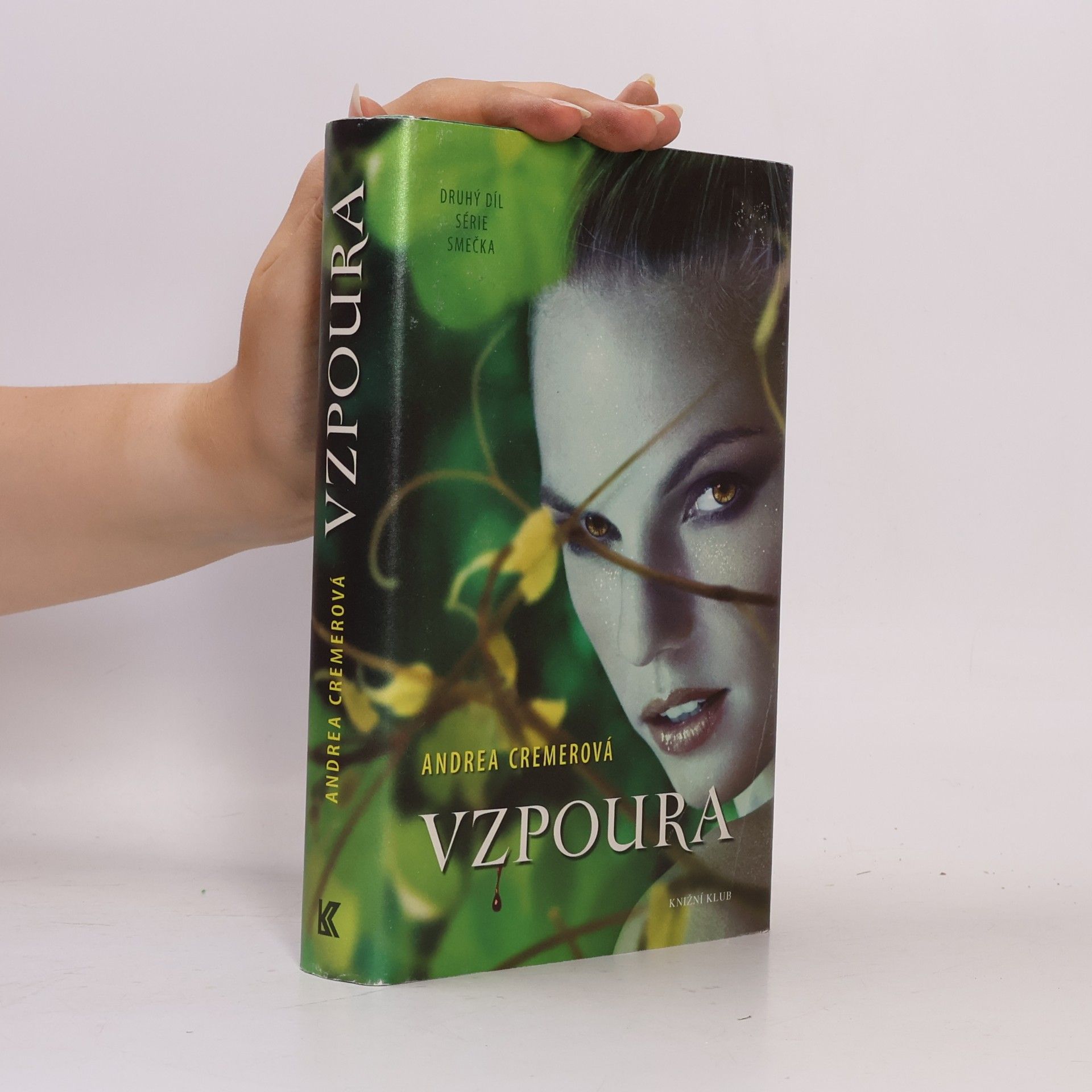 Andrea Cremer Vzpoura