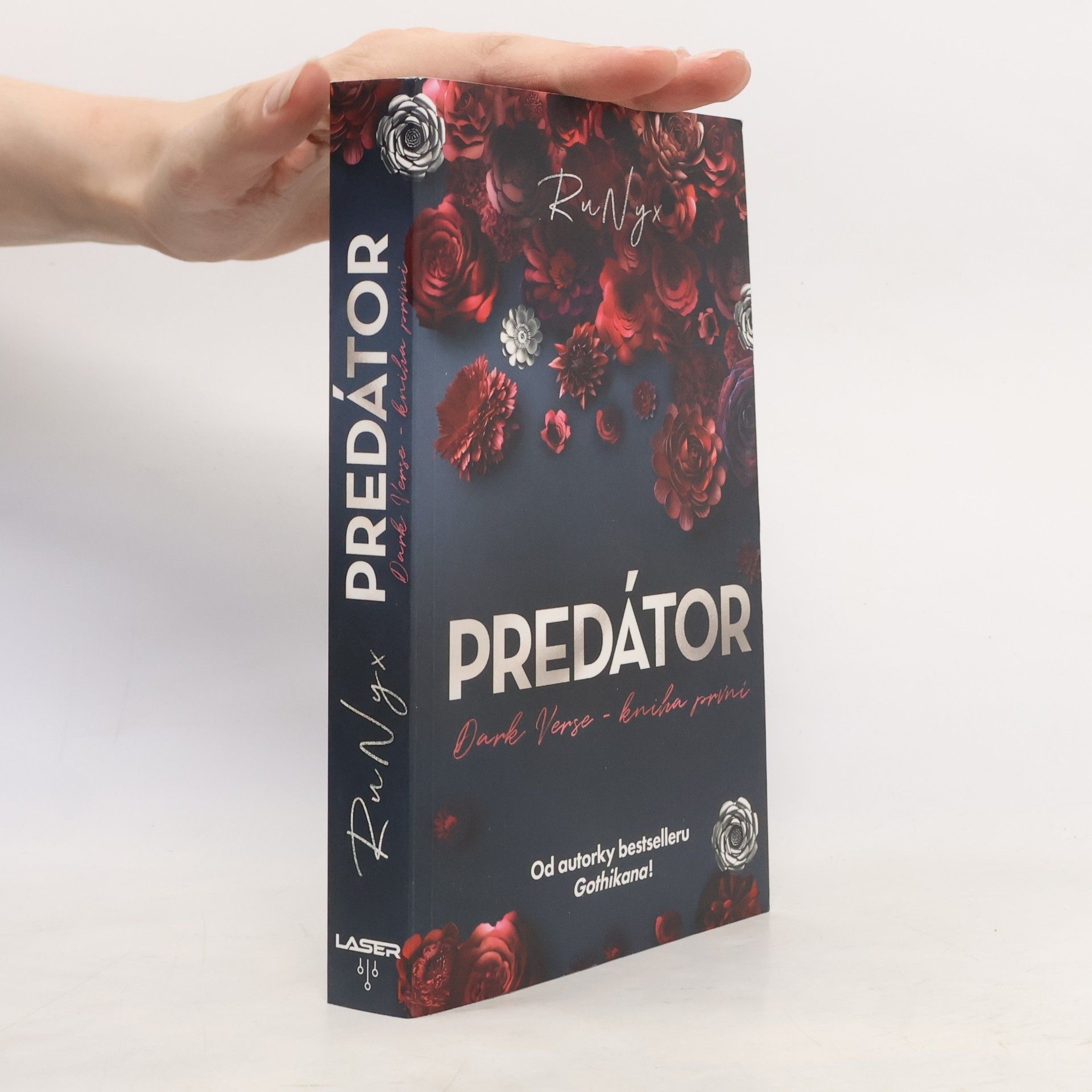 Aleš Procházka Dark Verse. Kniha první, Predátor