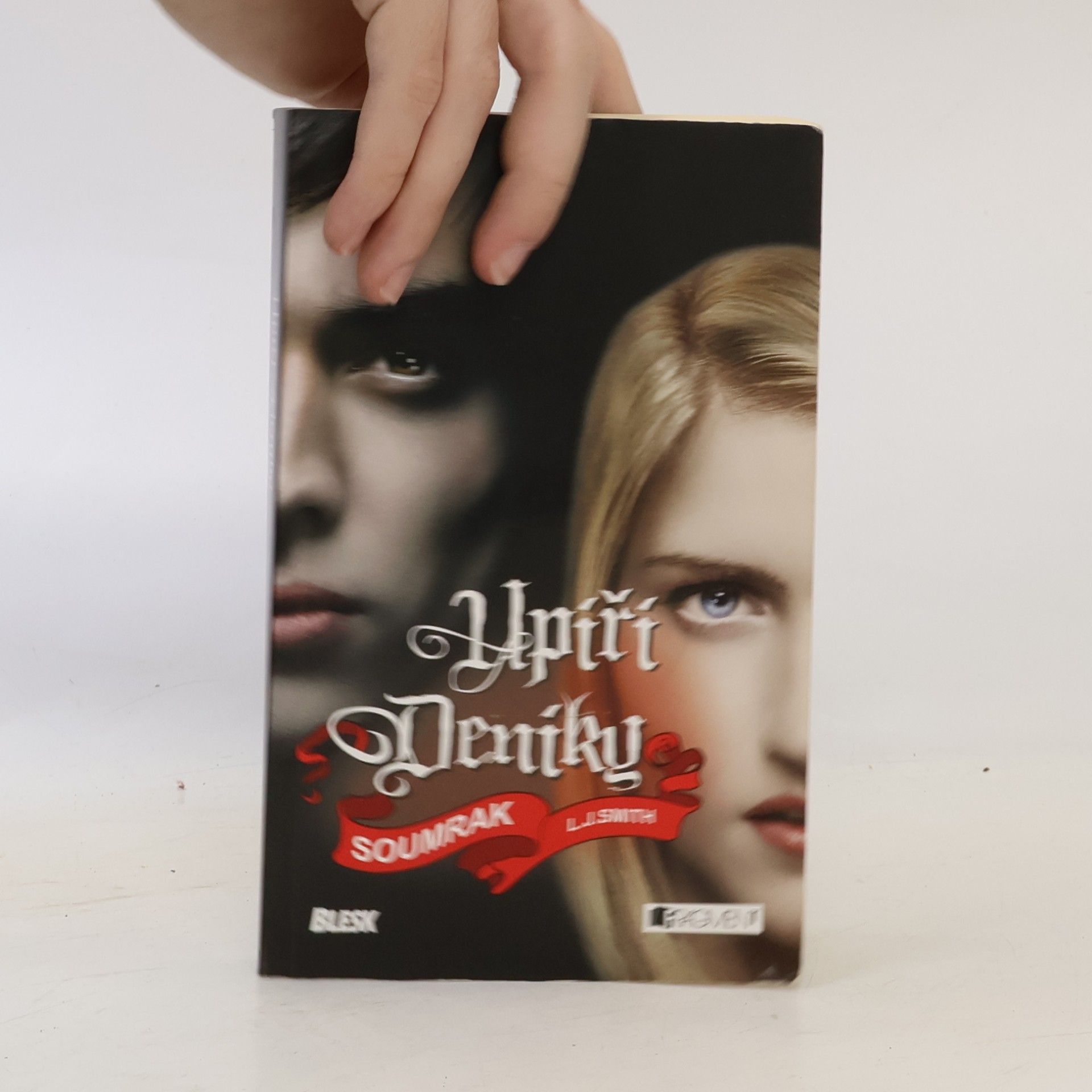L. J. Smithová  Upíří deníky. Soumrak