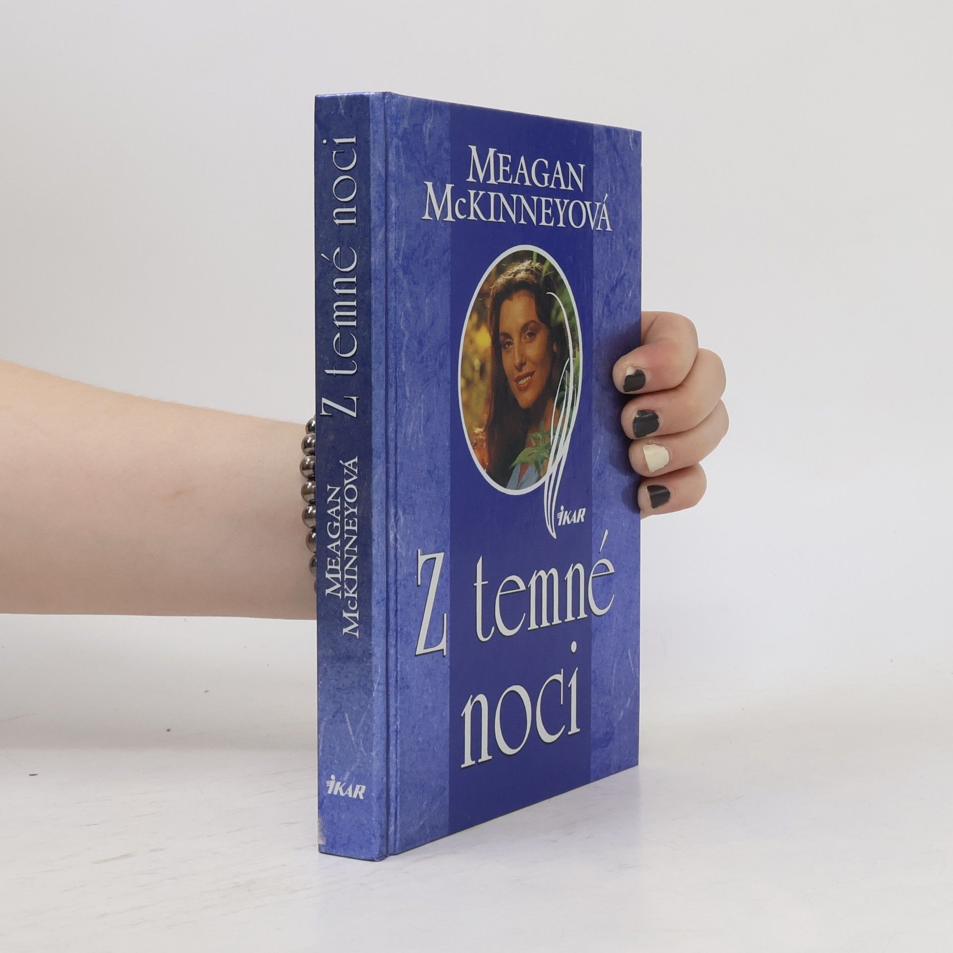 Meagan McKinney Z temné noci