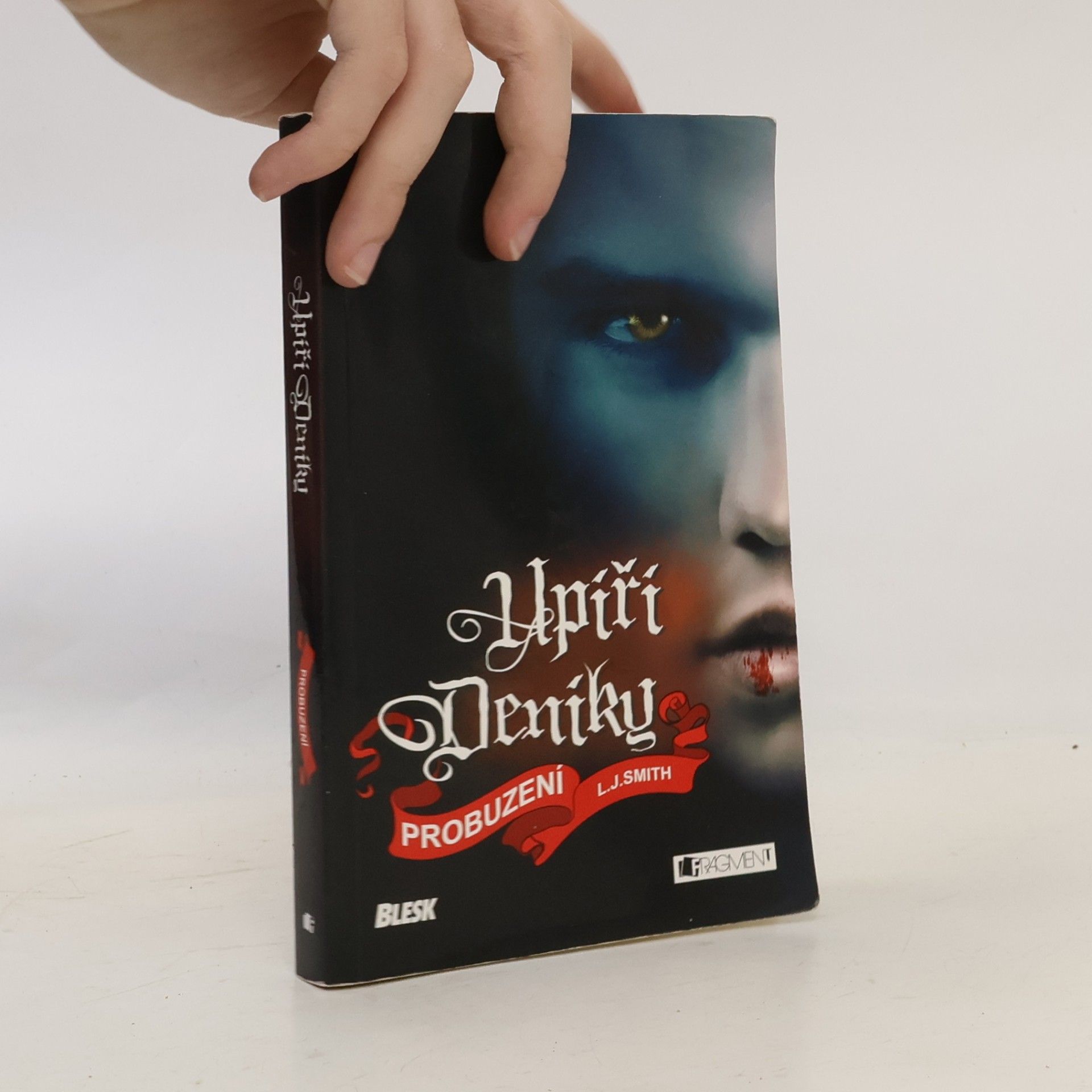 L. J. Smithová  Upíří deníky. Probuzení