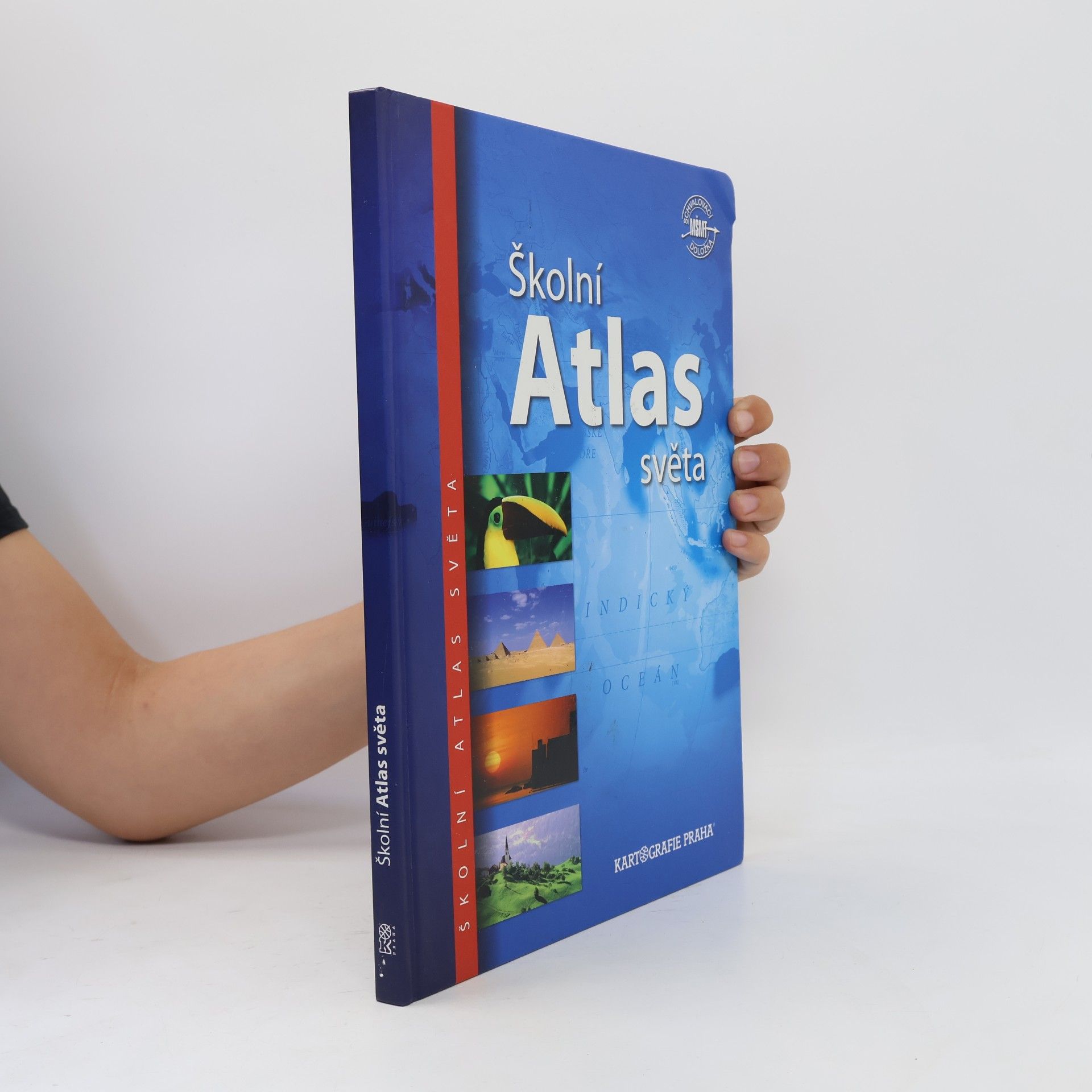 AA.VV. Školní atlas světa