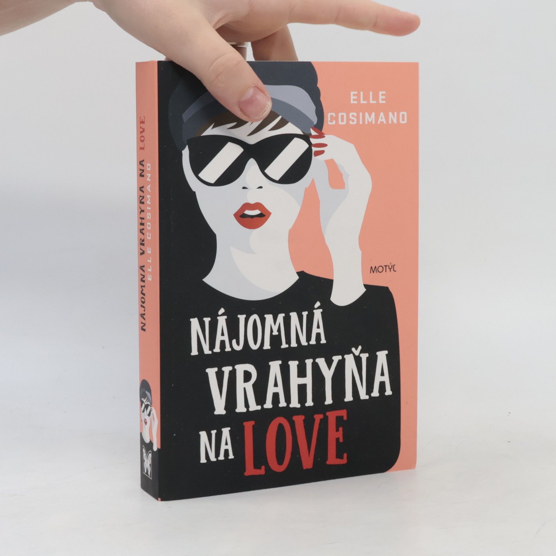 Elle Cosimano Nájomná vrahyňa na love