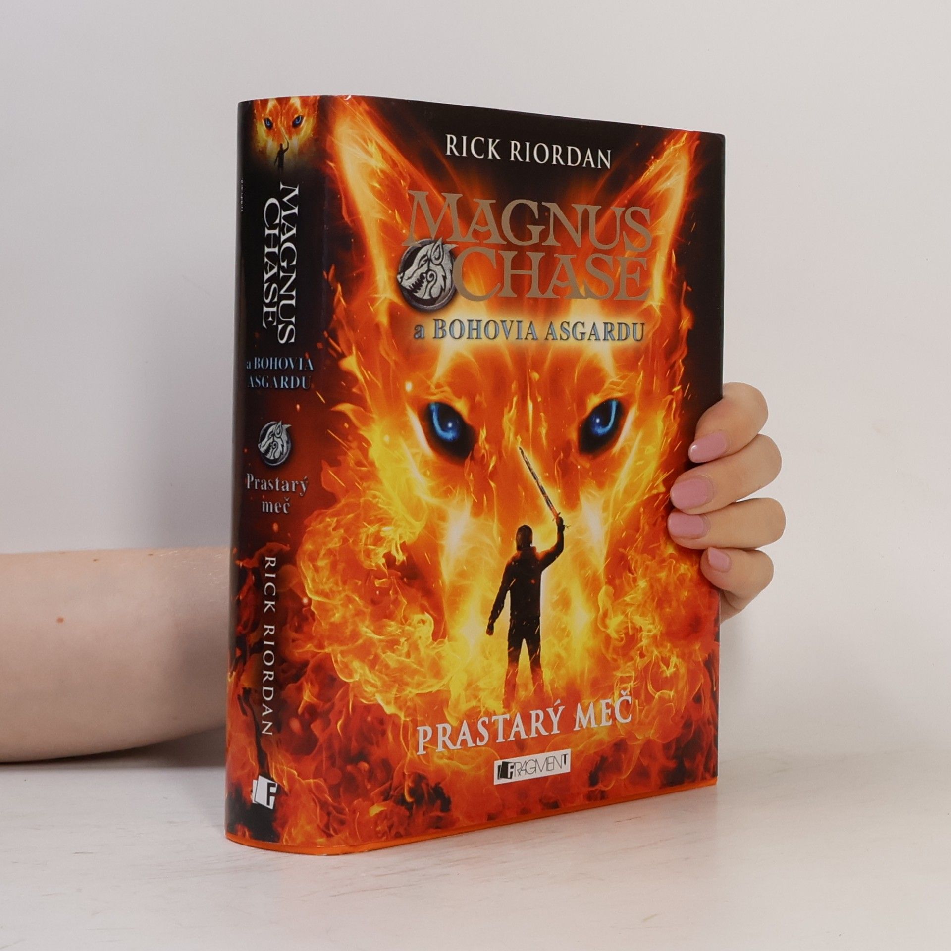 Rick Riordan Magnus Chase a Bohovia Asgardu - Prastarý meč