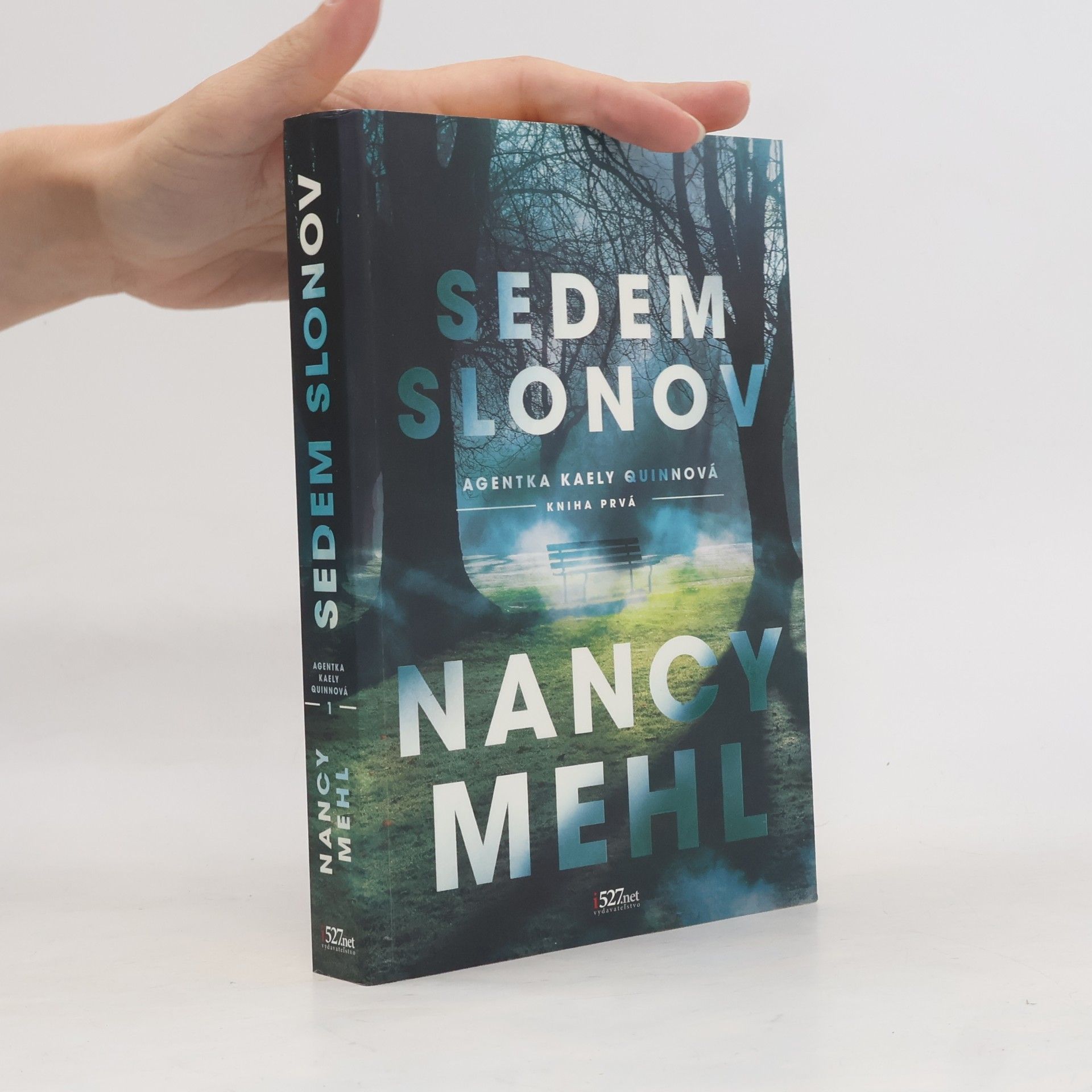 Nancy Mehl Sedem slonov