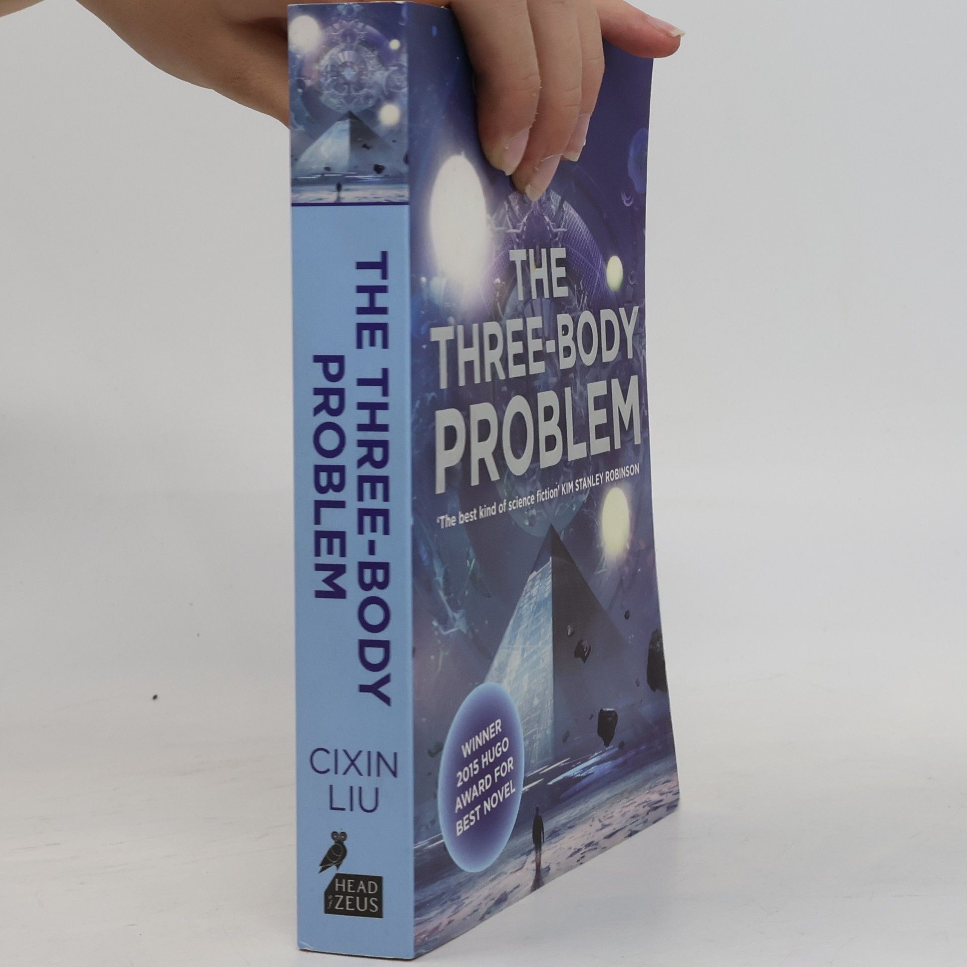 Liou Cch’-sin The three-body problem